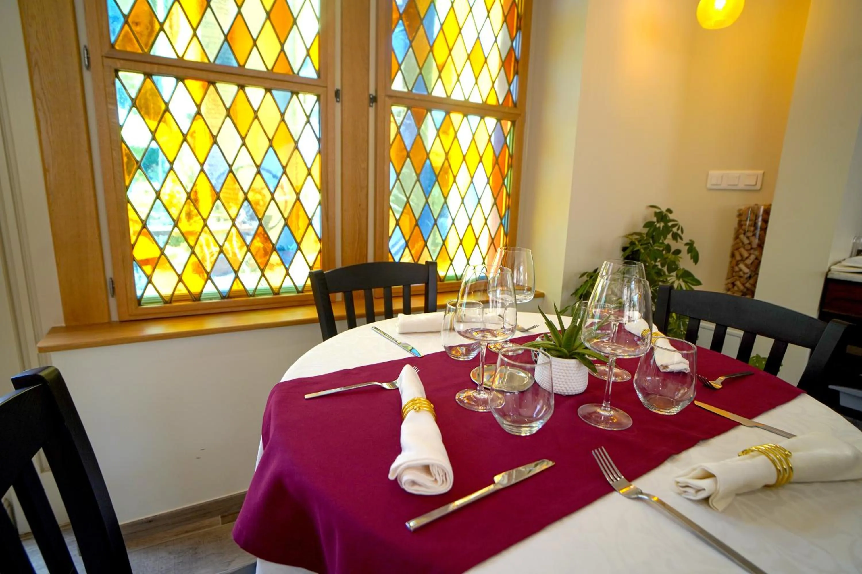 Dining area in Hôtel de la Croix Blanche