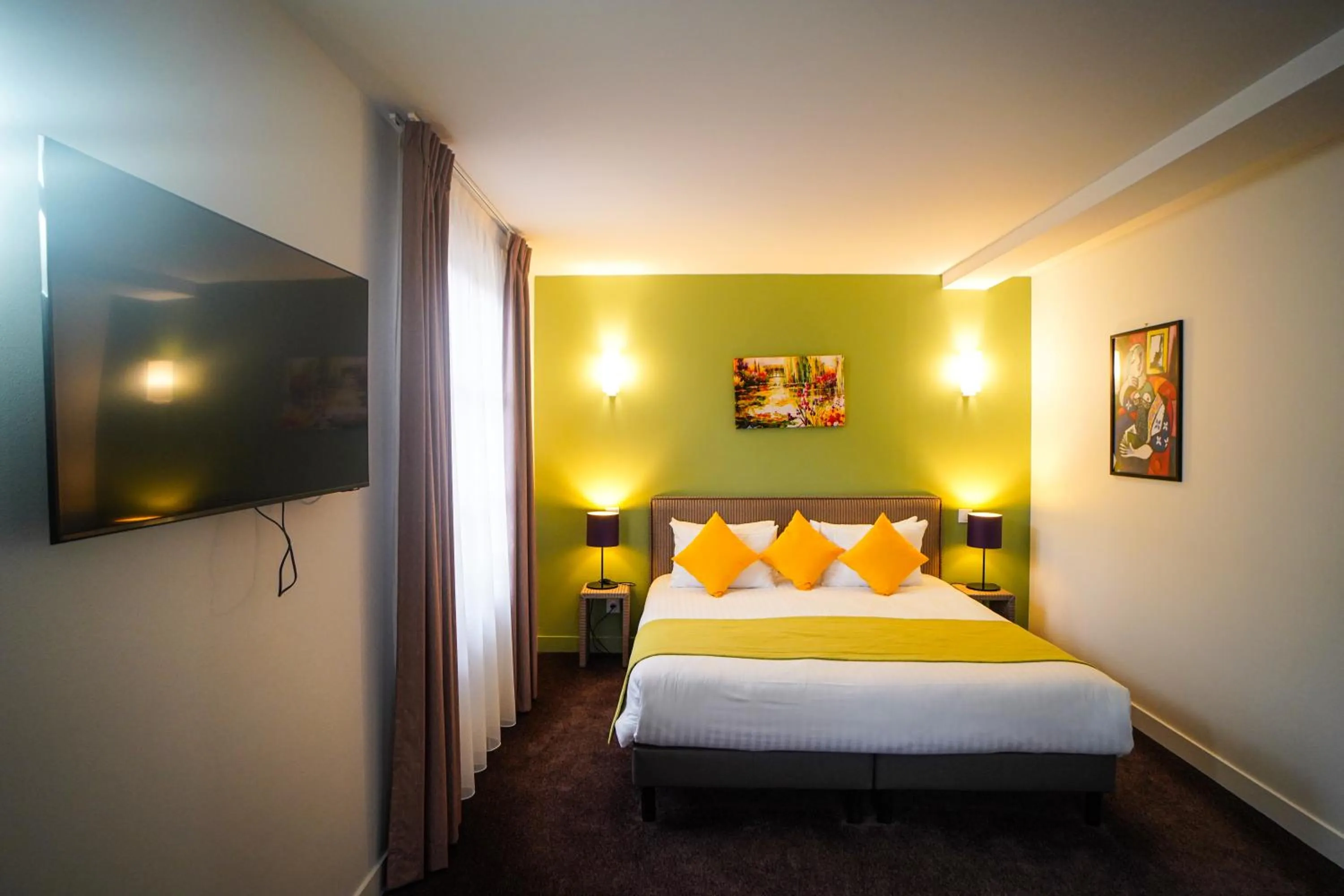 Bed in Hôtel de la Croix Blanche