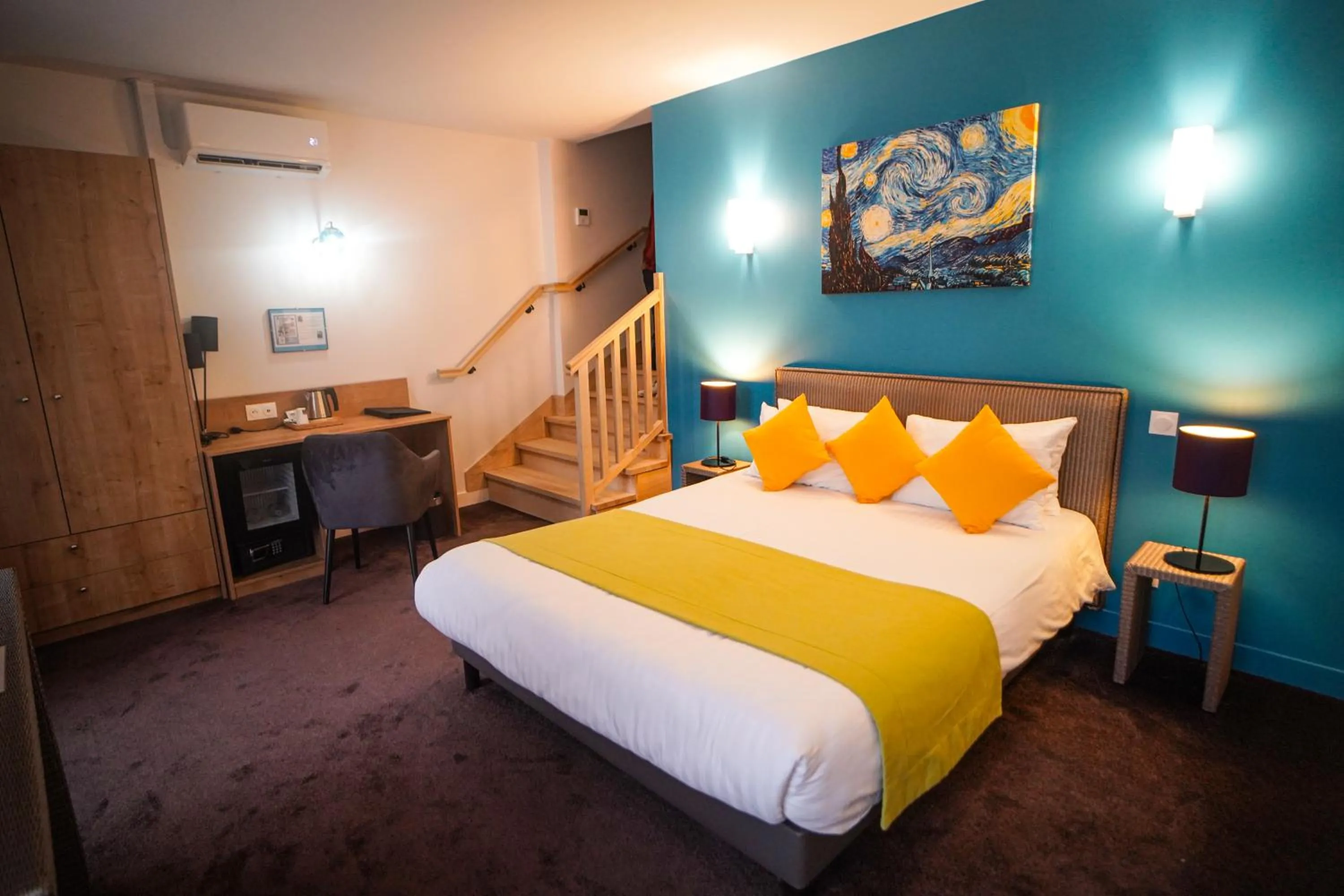 Bed in Hôtel de la Croix Blanche