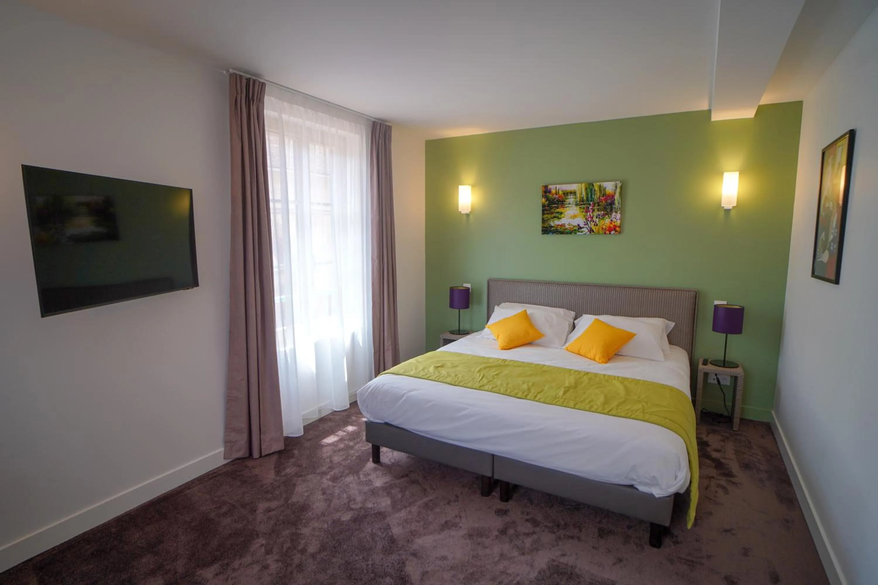 Bed in Hôtel de la Croix Blanche