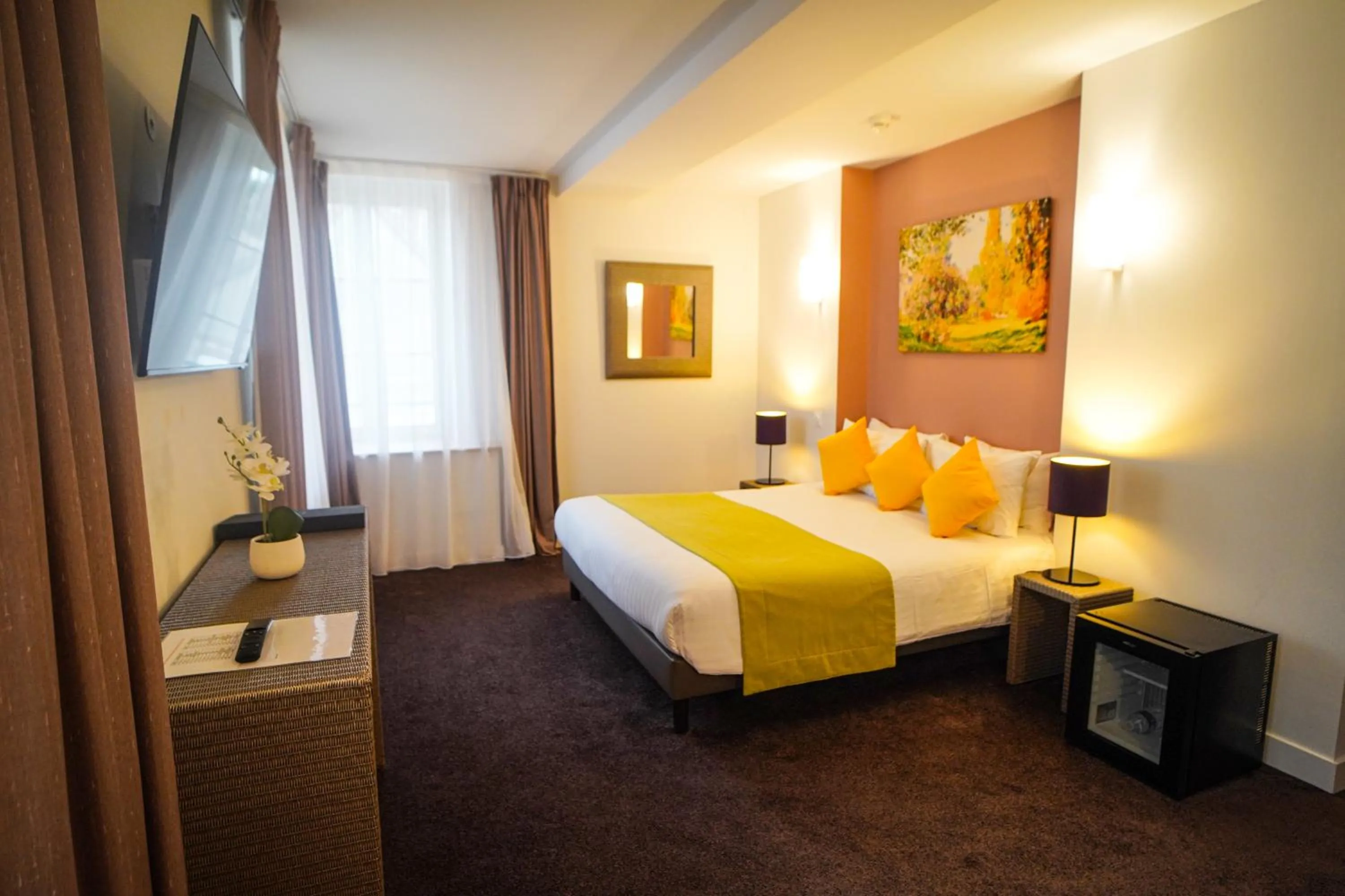 Bed in Hôtel de la Croix Blanche