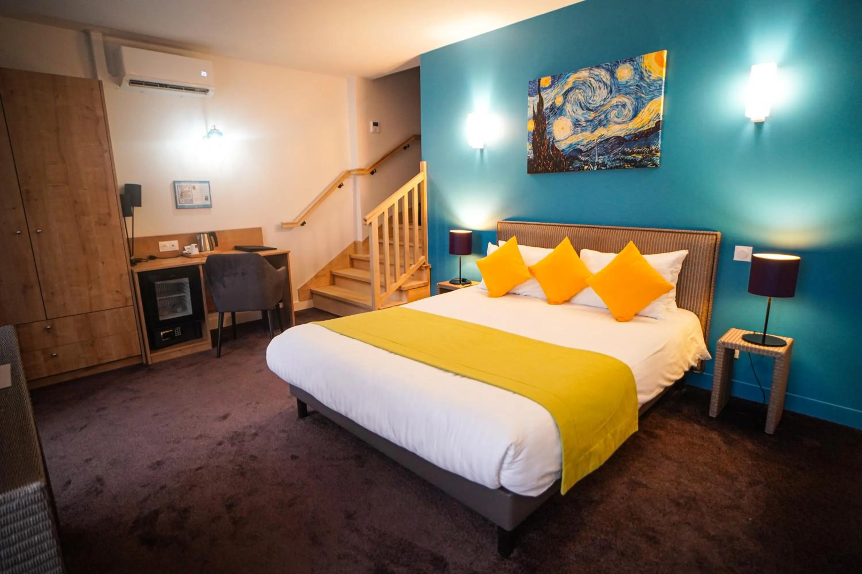 Bed in Hôtel de la Croix Blanche