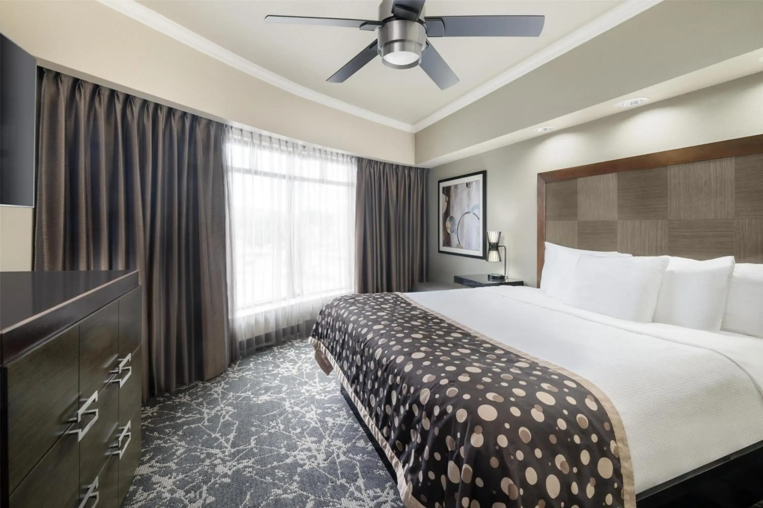 One-Bedroom King Suite - Non-Smoking in Best Western Premier Crown Chase Inn & Suites One-Bedroom King Suite - Non-Smoking in Best Western Premier Crown Chase Inn & Suites