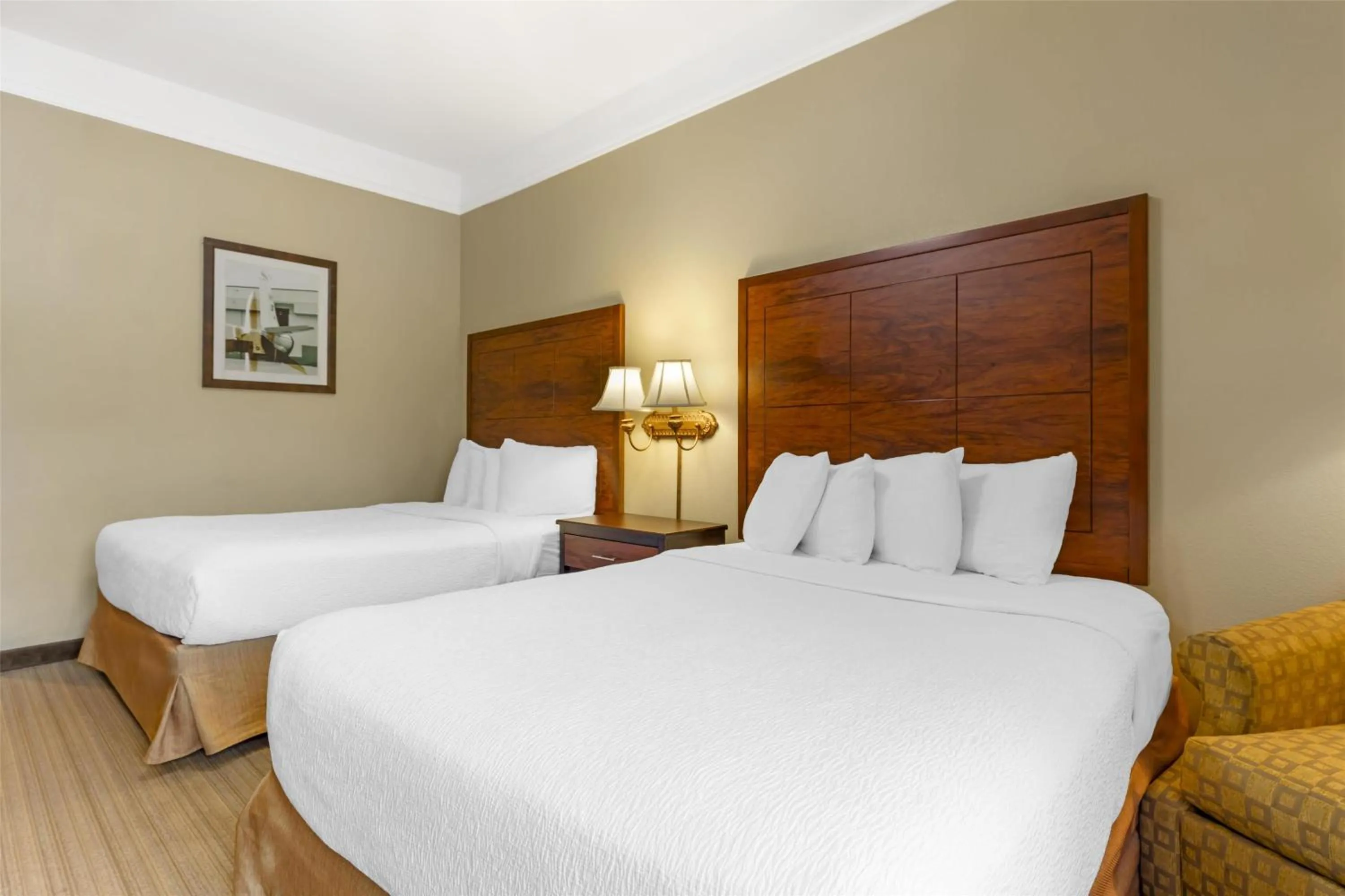 Bedroom, Bed in Best Western Plus Monica Royale Inn & Suites