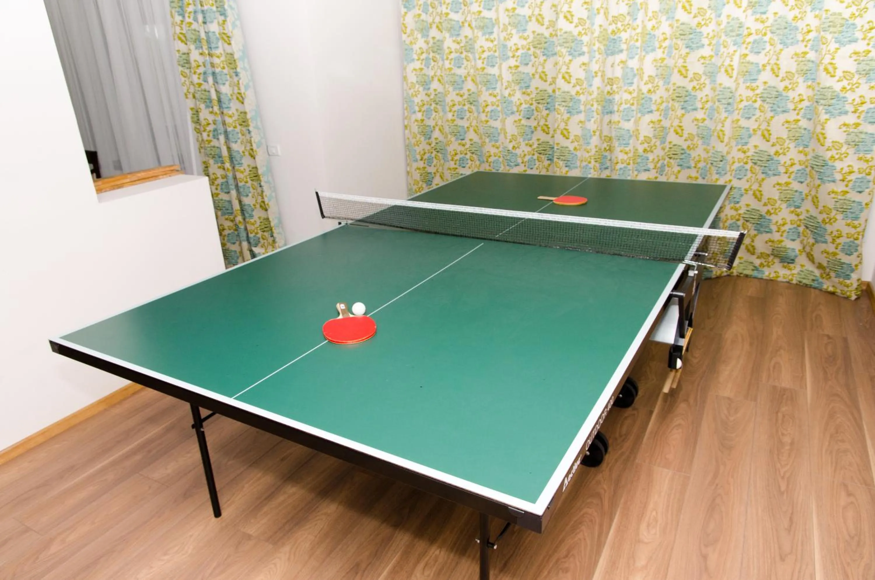 Table tennis in Pensiunea Poiana Viselor