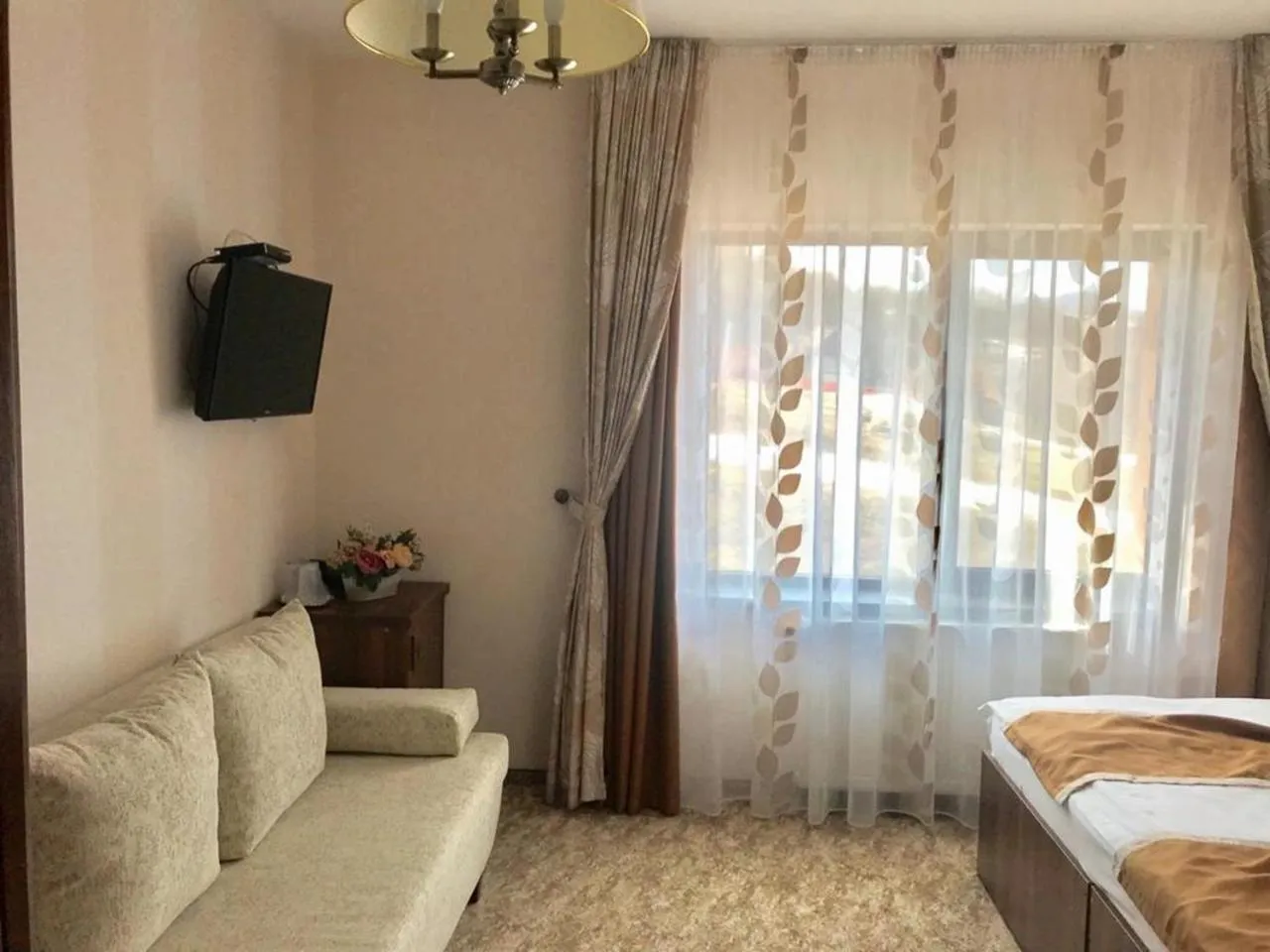 Photo of the whole room, Bed in Pensiunea Poiana Viselor