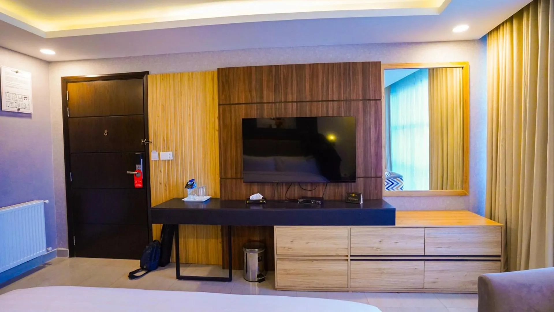 TV and multimedia, Bed in Fiora Hotel