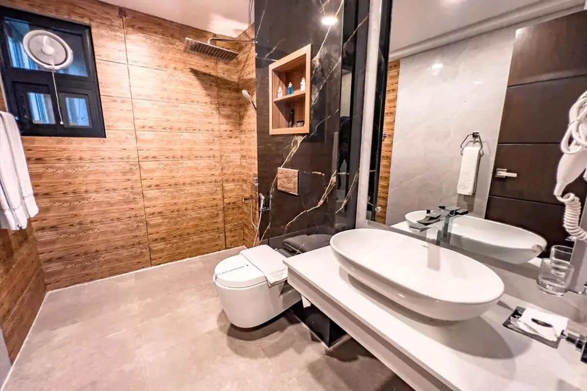 Toilet in Fiora Hotel