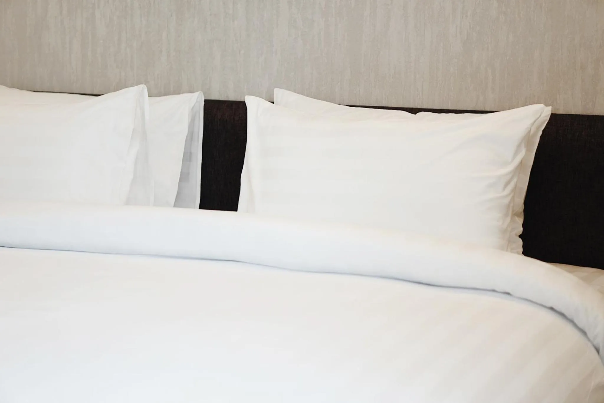 Photo of the whole room, Bed in Peppery Hills