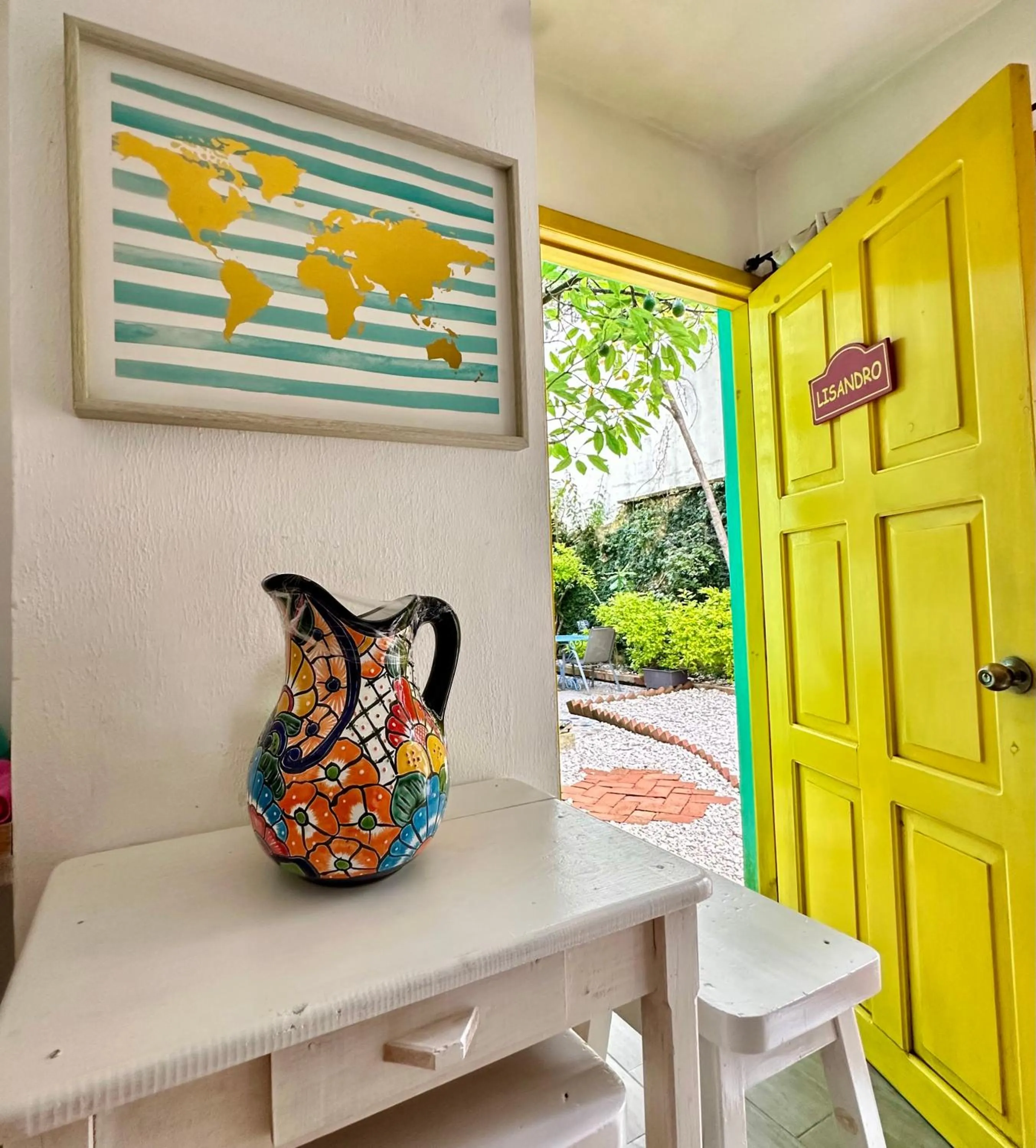 Facade/entrance in La Etelvina Suites