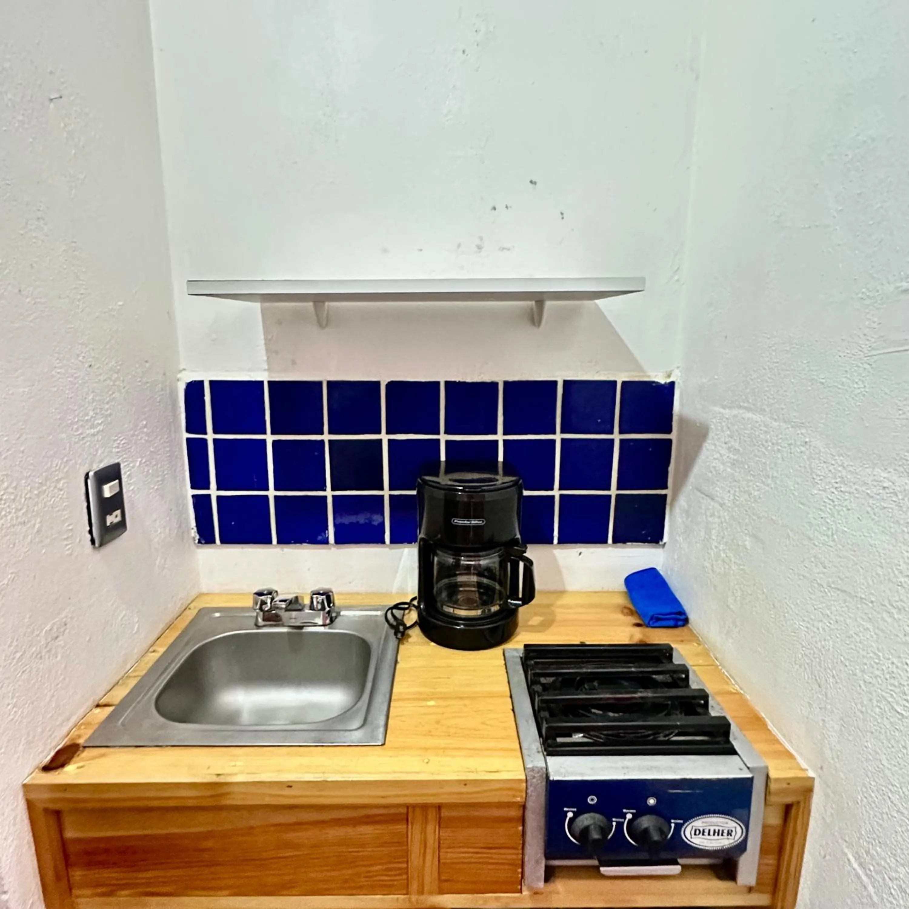 Kitchen or kitchenette in La Etelvina Suites