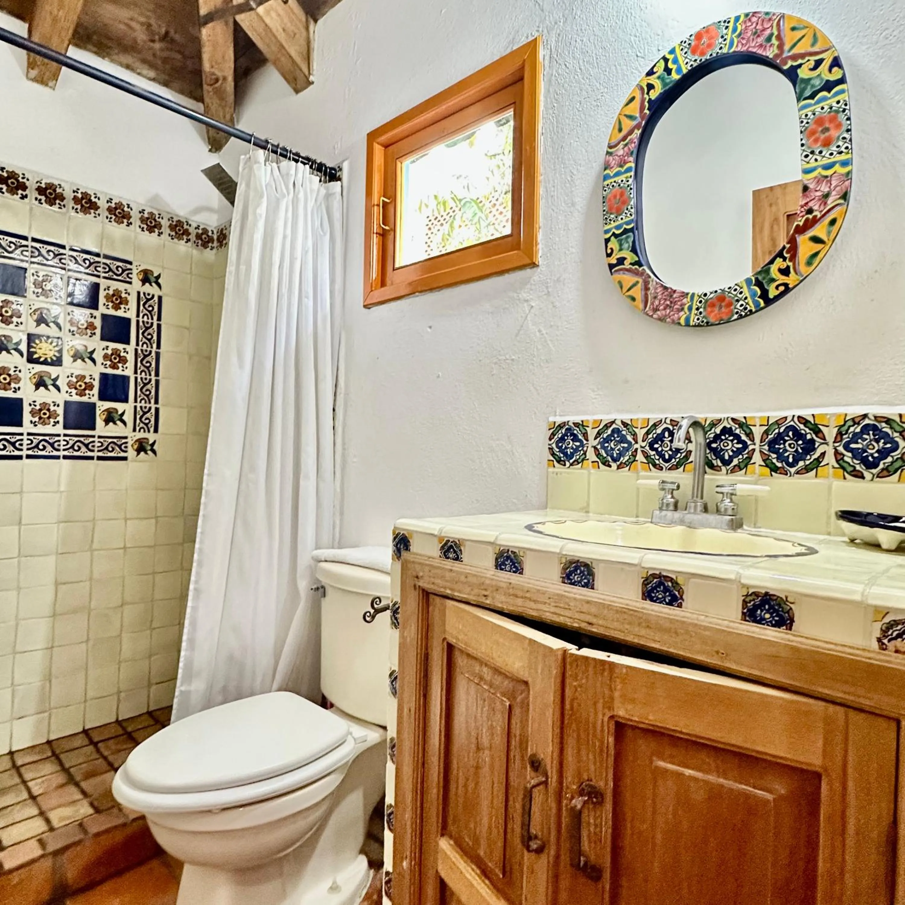 Bathroom in La Etelvina Suites