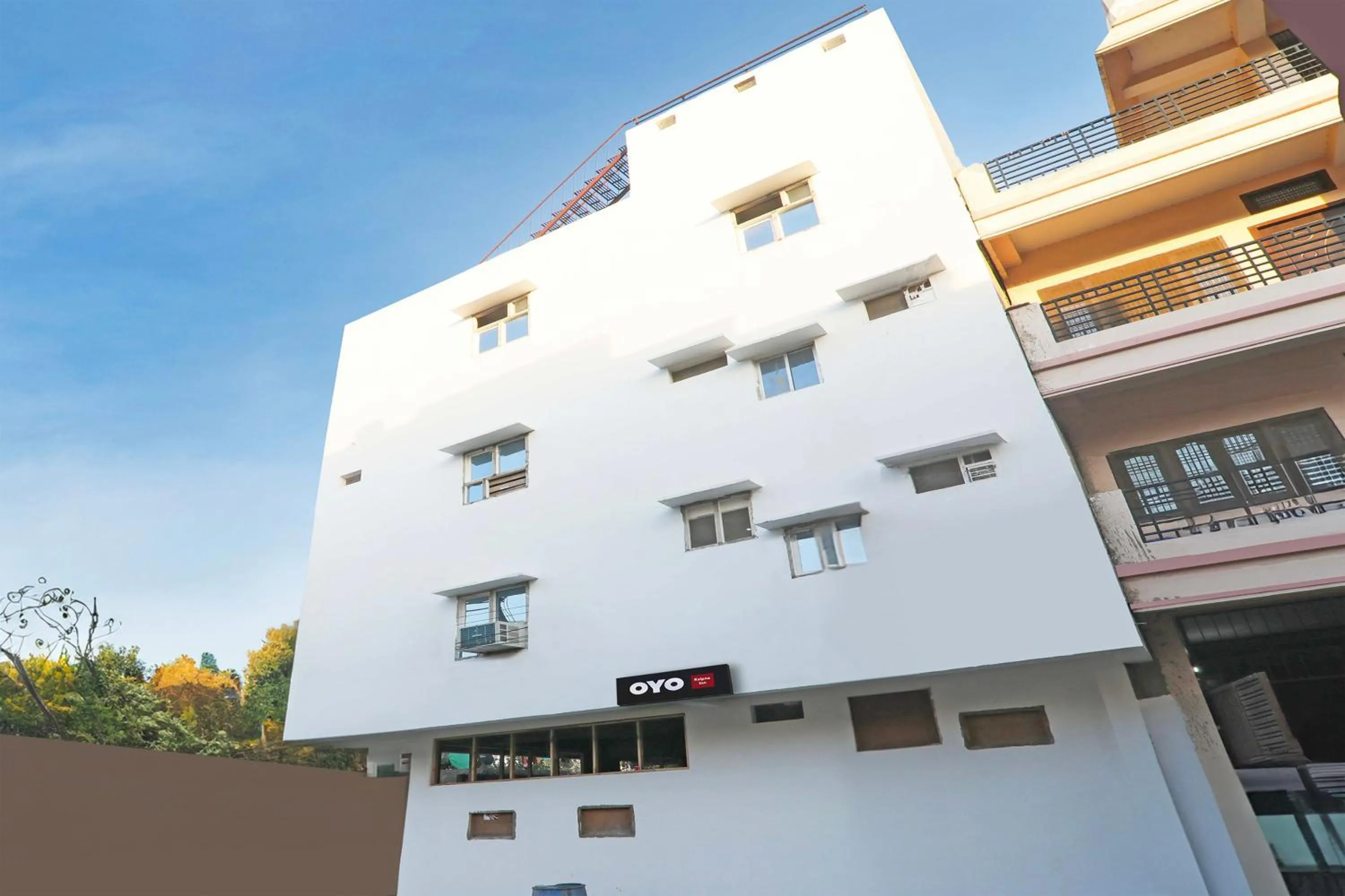 Facade/entrance in Hotel O Super Kalpna Inn