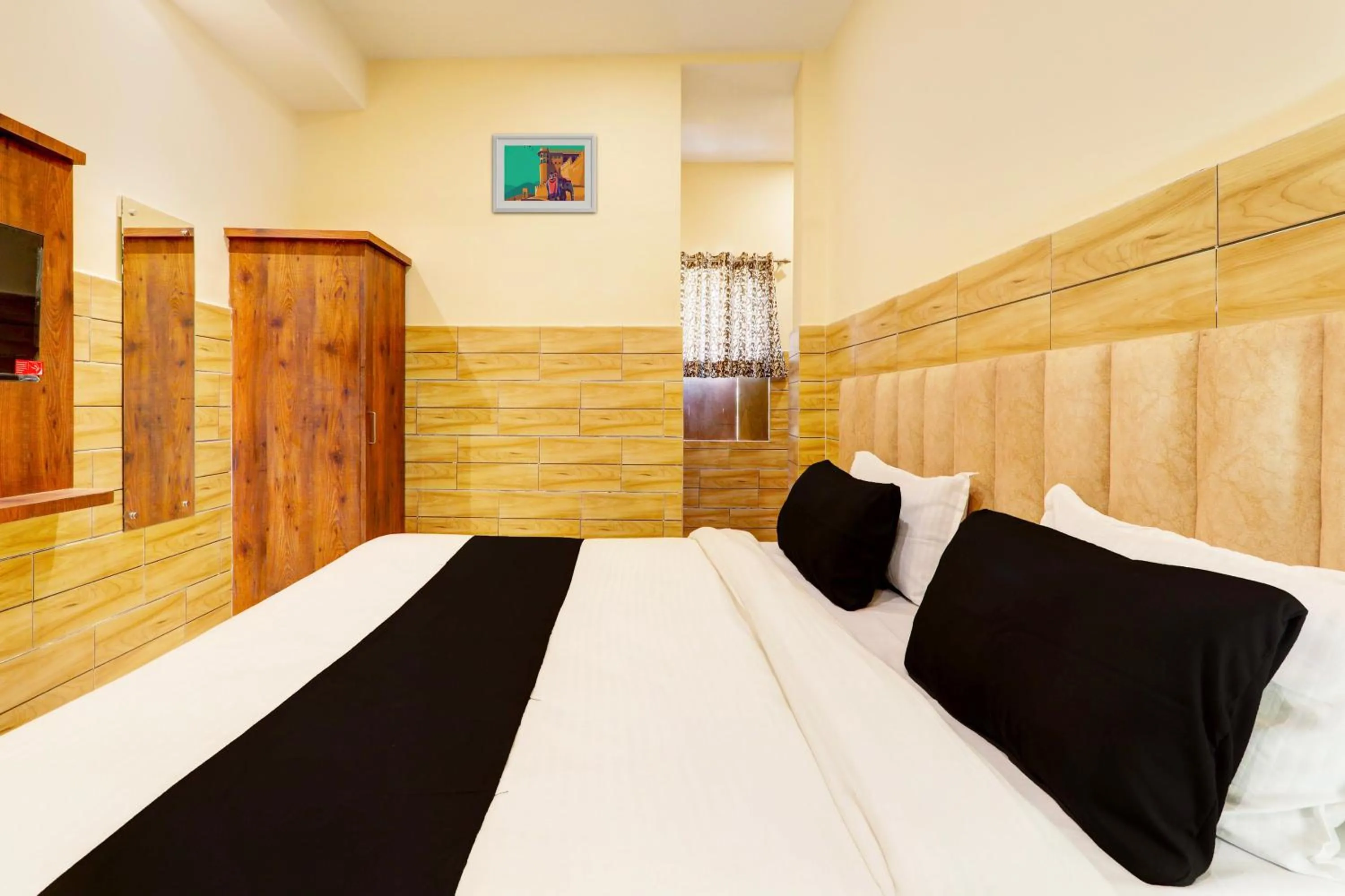 Bedroom, Bed in Hotel O Super Kalpna Inn