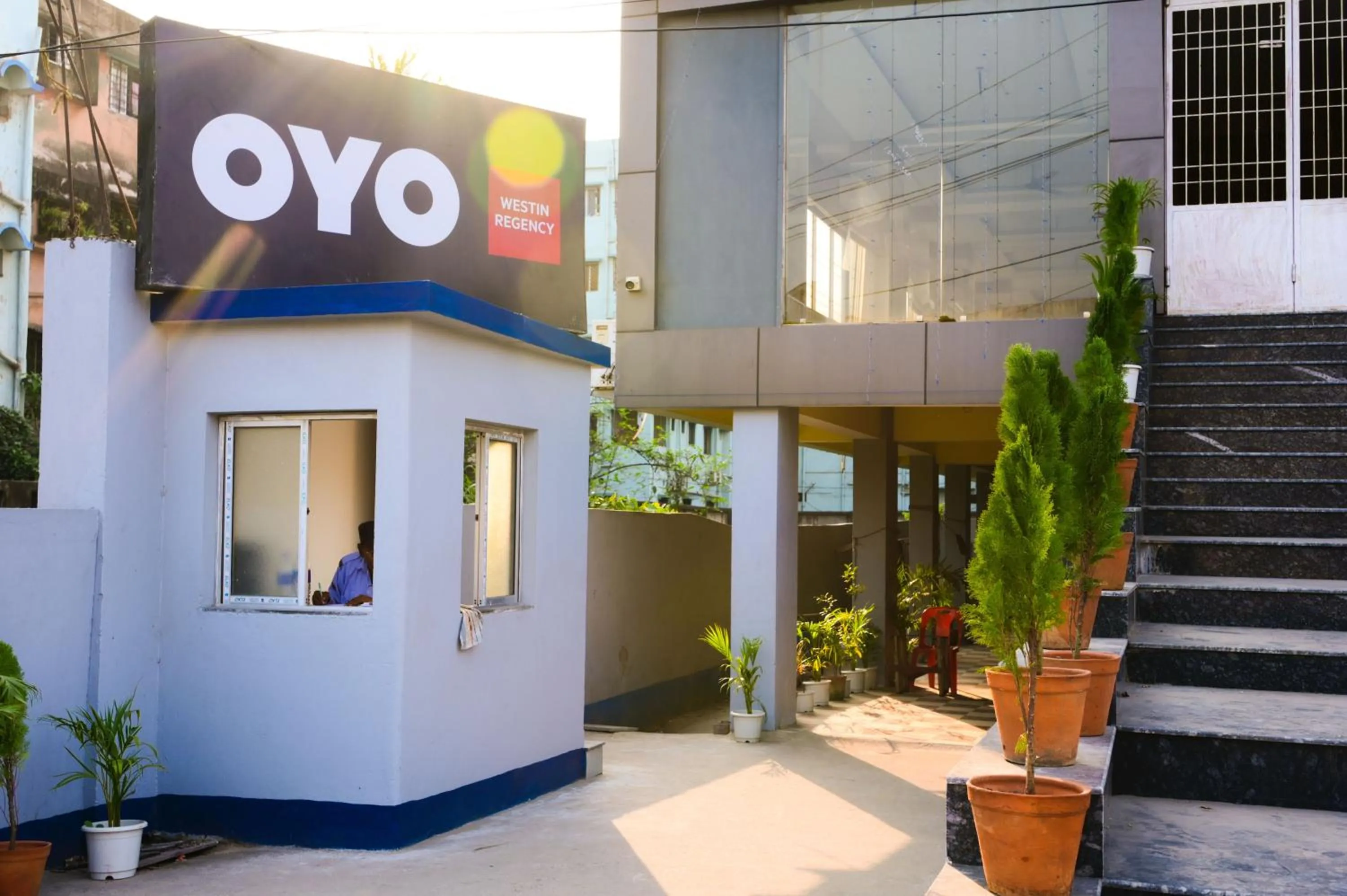 Facade/entrance in Hotel O Westin Regency