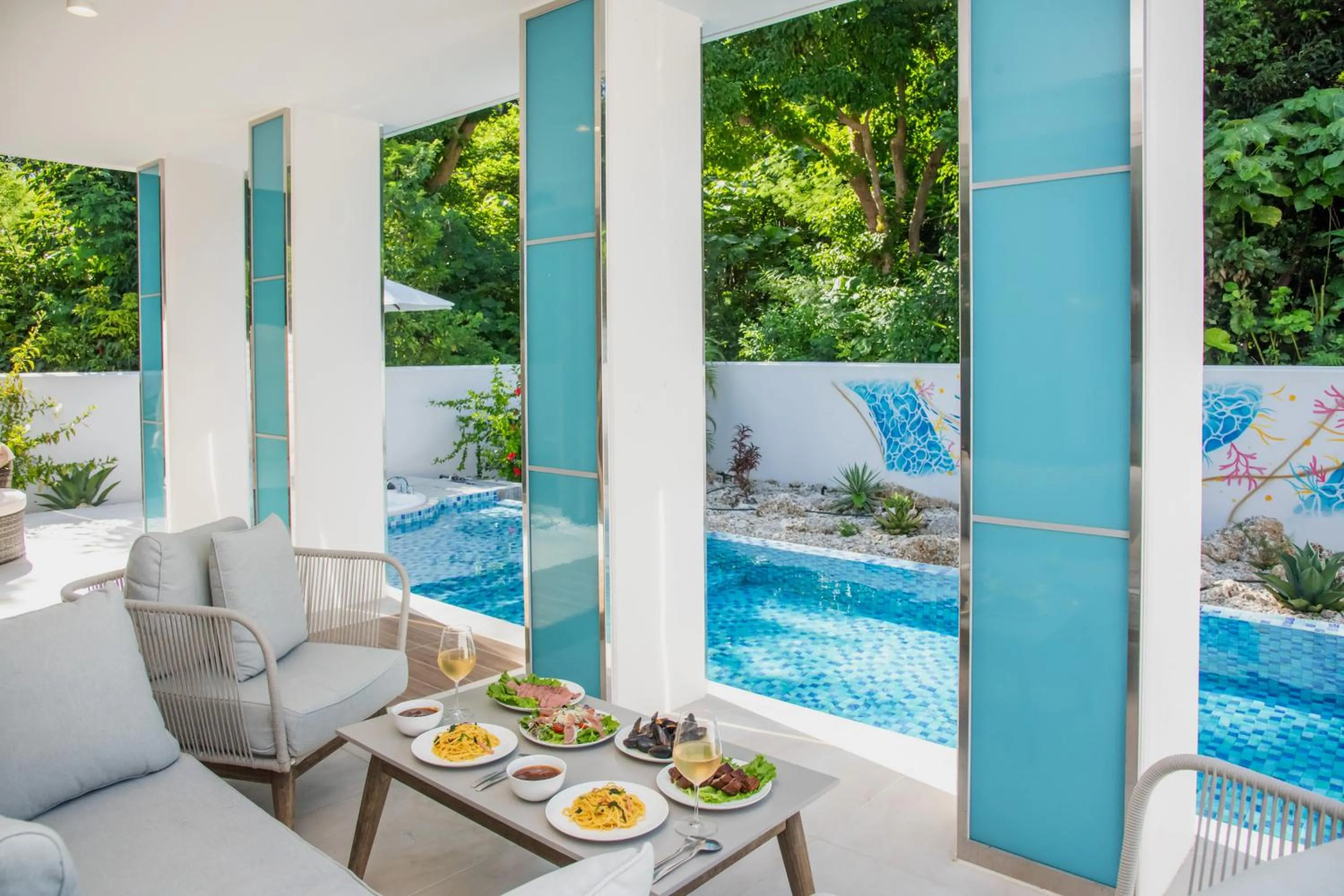 Garden in pool villa Sanrriott Okinawa Motobu