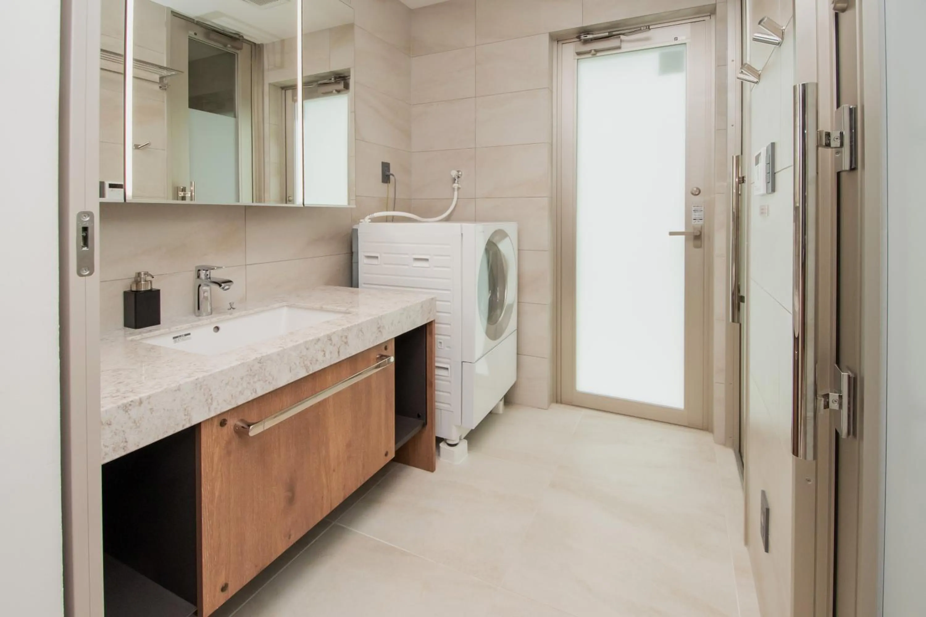 Bathroom in pool villa Sanrriott Okinawa Motobu