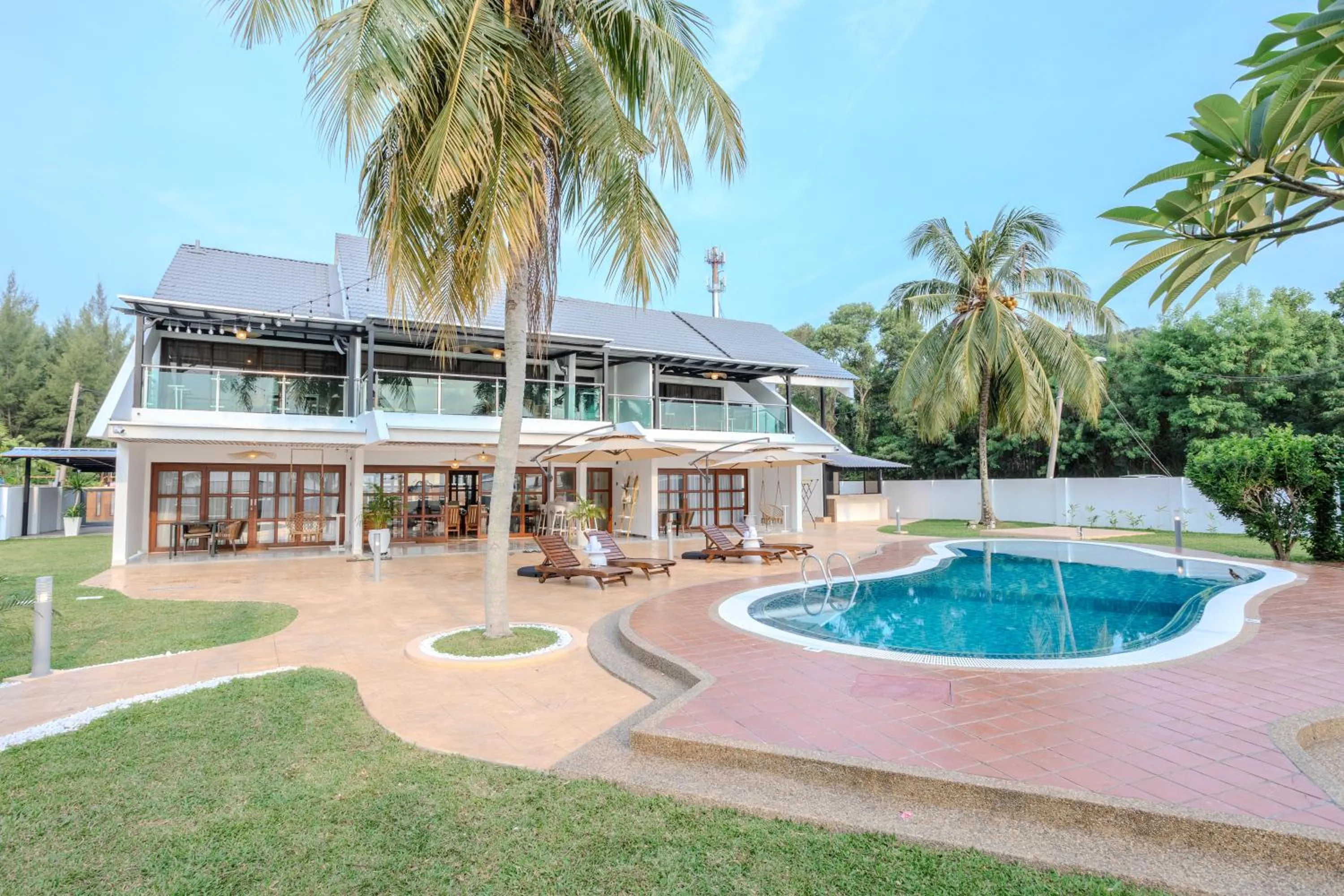 Suntai Villa, Beachfront Suites