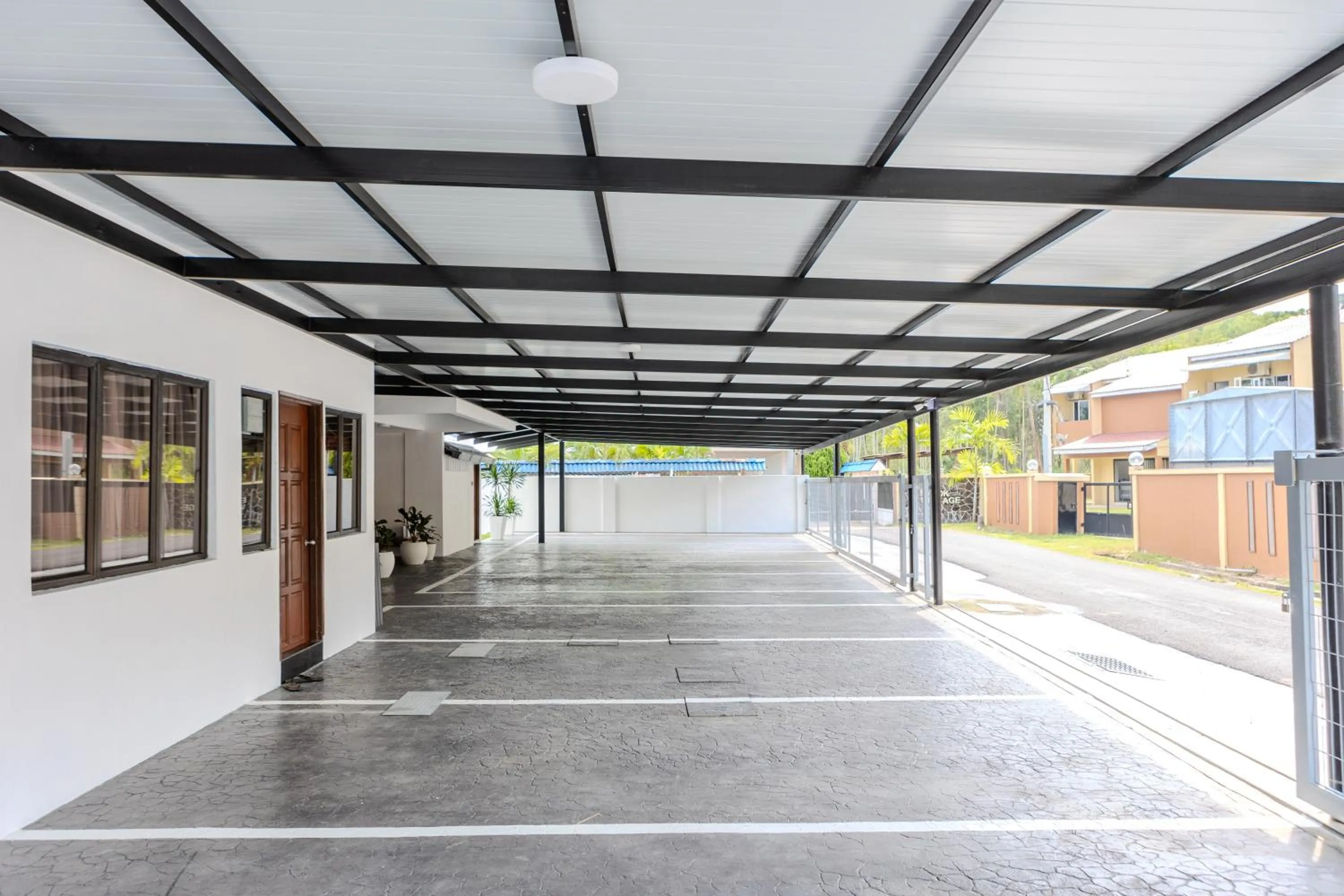 Parking in Suntai Villa, Beachfront Suites