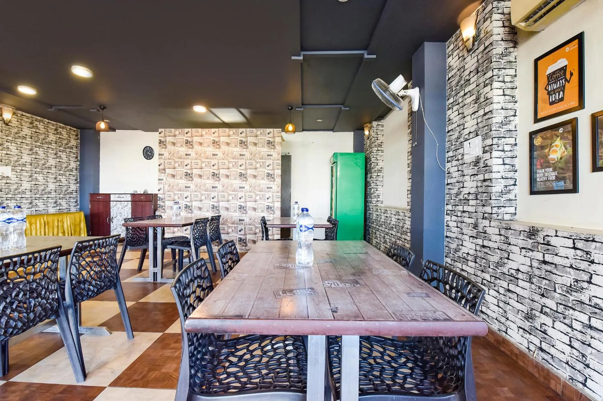 Restaurant/places to eat in FabHotel Dream Palace