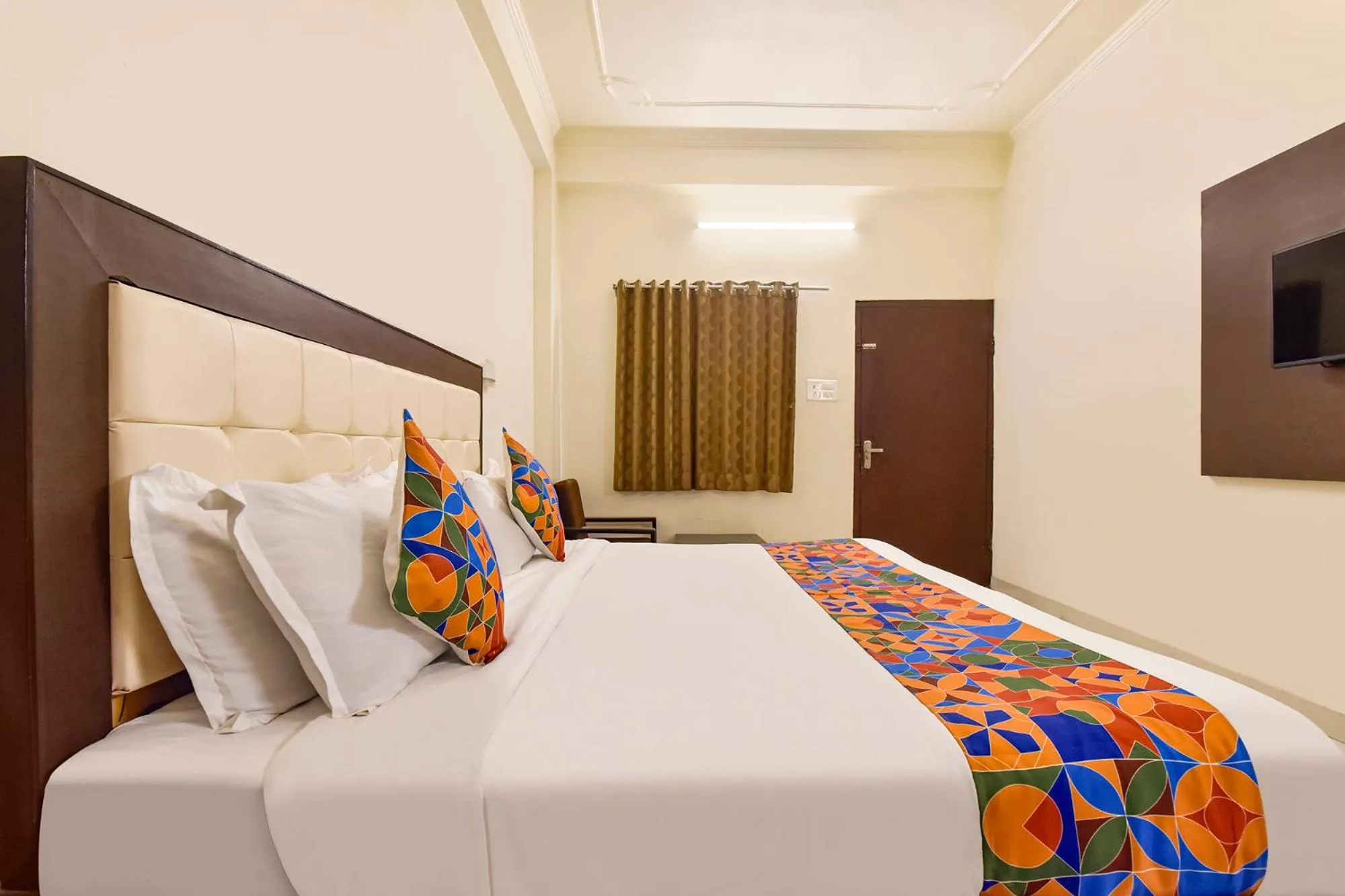 Bed in FabHotel Dream Palace