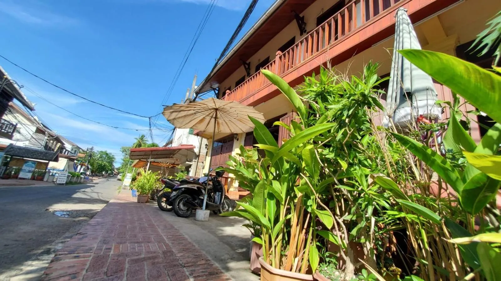 Quiet street view in Tingkham Guesthouse