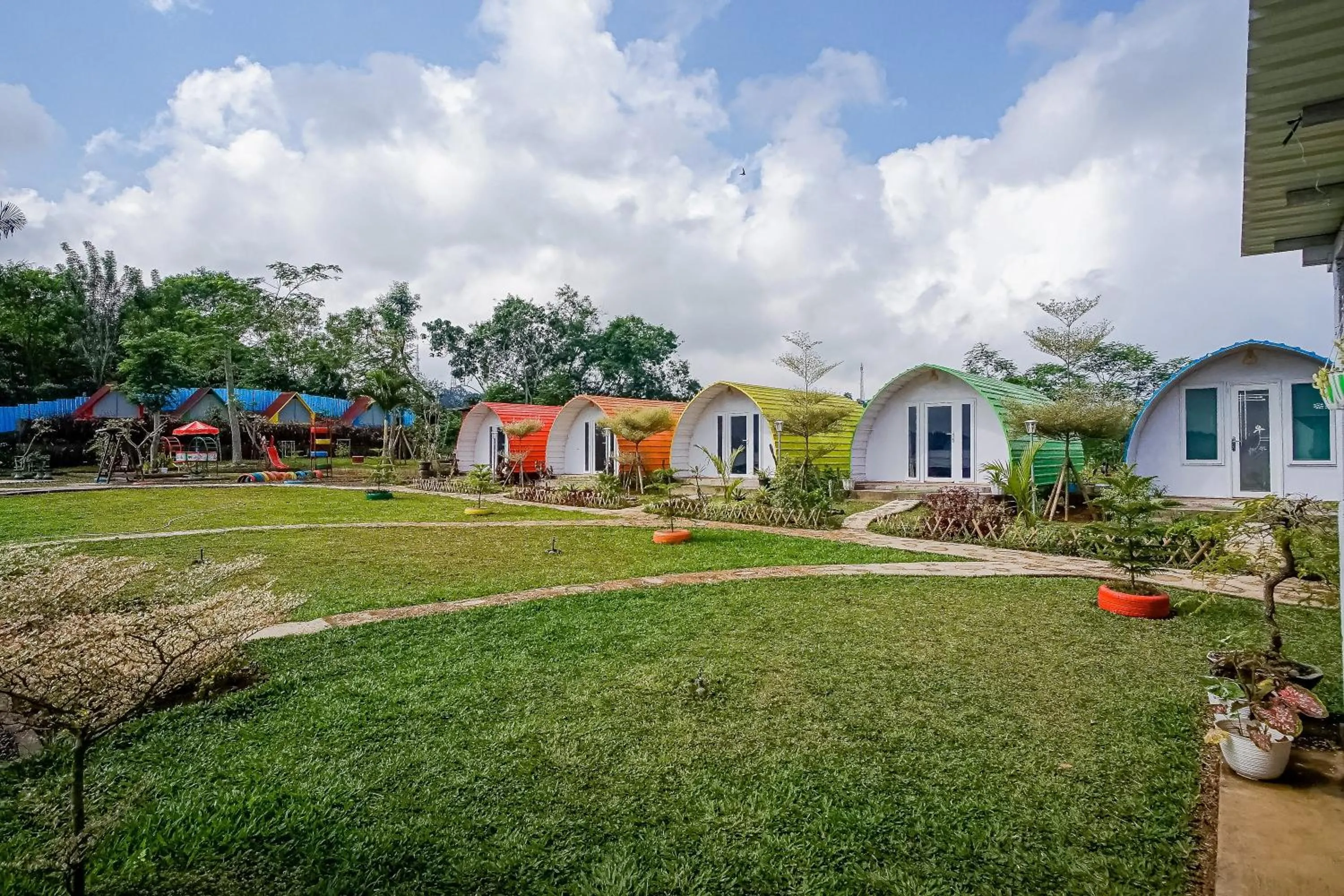 Facade/entrance in Rainbow Glamping