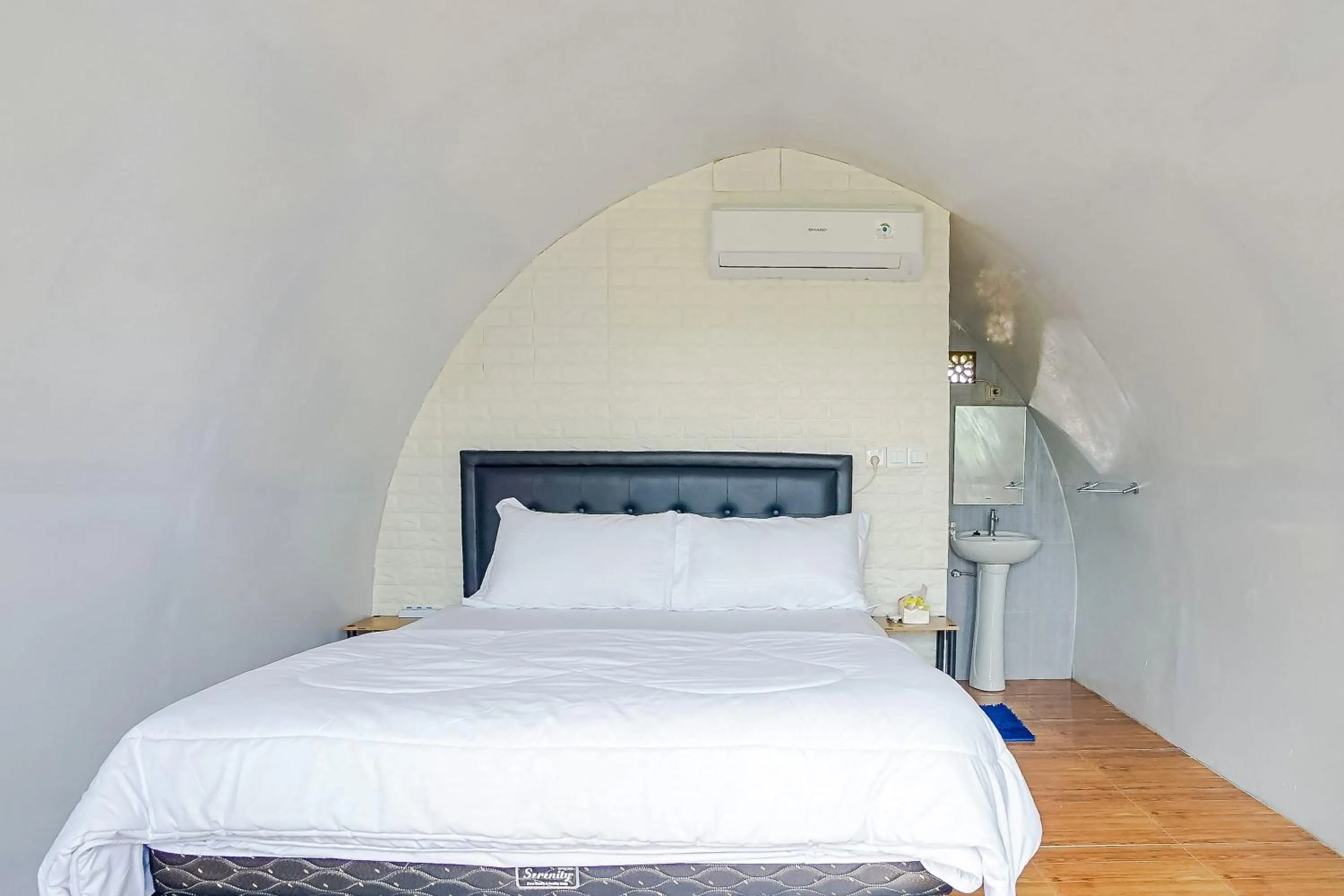 Bedroom, Bed in Rainbow Glamping