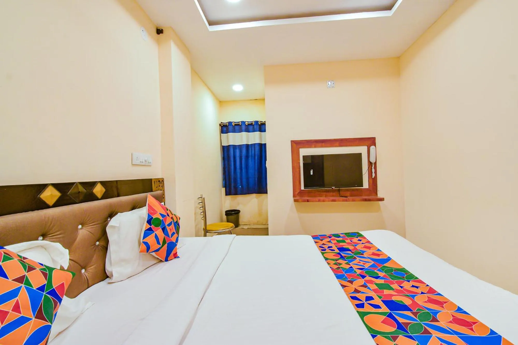 Bed in FabHotel Yogeshwara Grand - Nr Hyderabad International Airport, Shamshabad