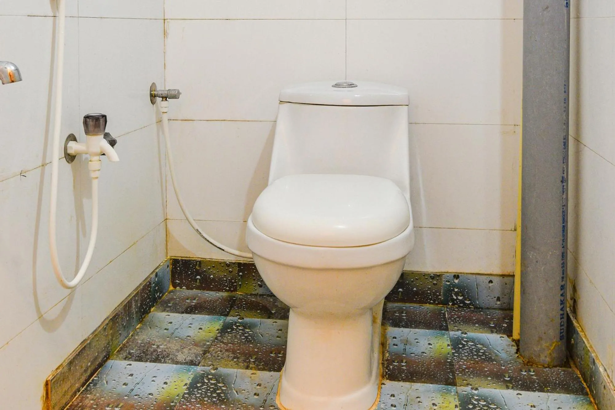 Bathroom in FabHotel Yogeshwara Grand - Nr Hyderabad International Airport, Shamshabad