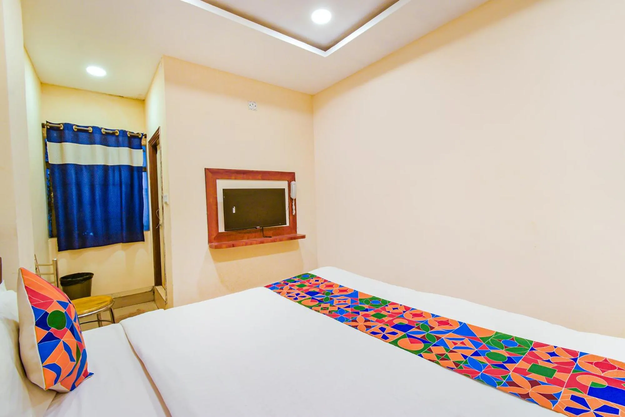 Bed in FabHotel Yogeshwara Grand - Nr Hyderabad International Airport, Shamshabad