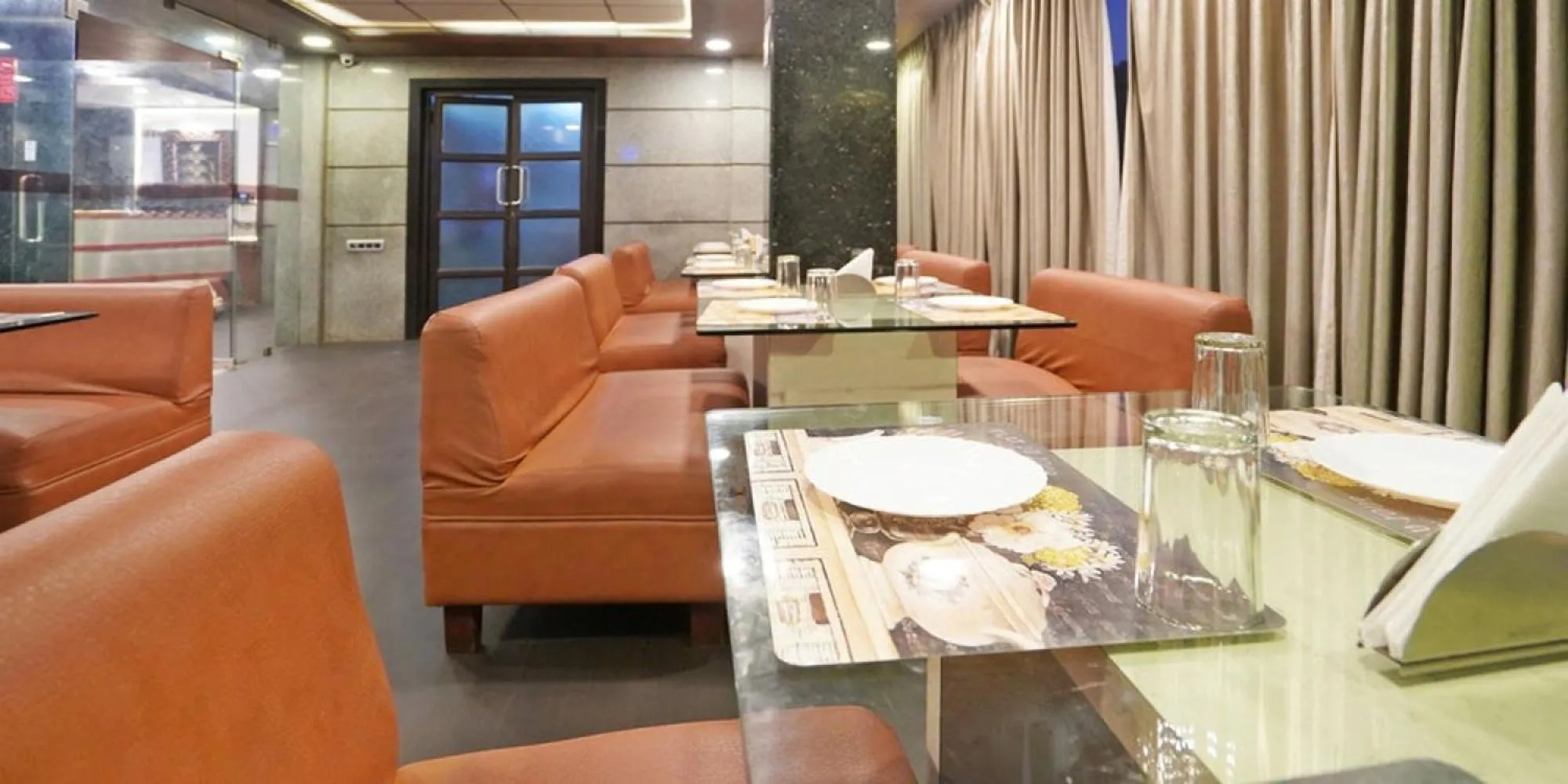 Restaurant/Places to Eat in Gold Coast Beach Resort