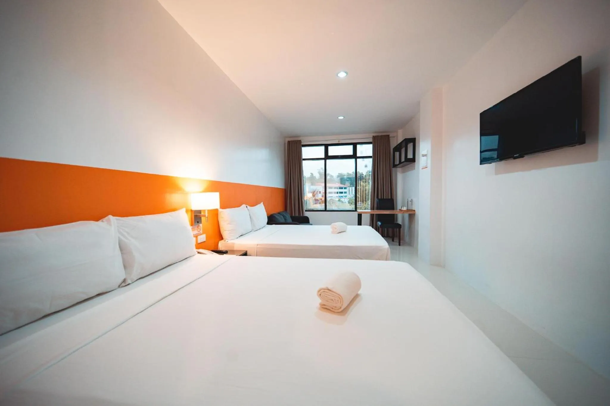 Bed in Travelbee Minglanilla Inn