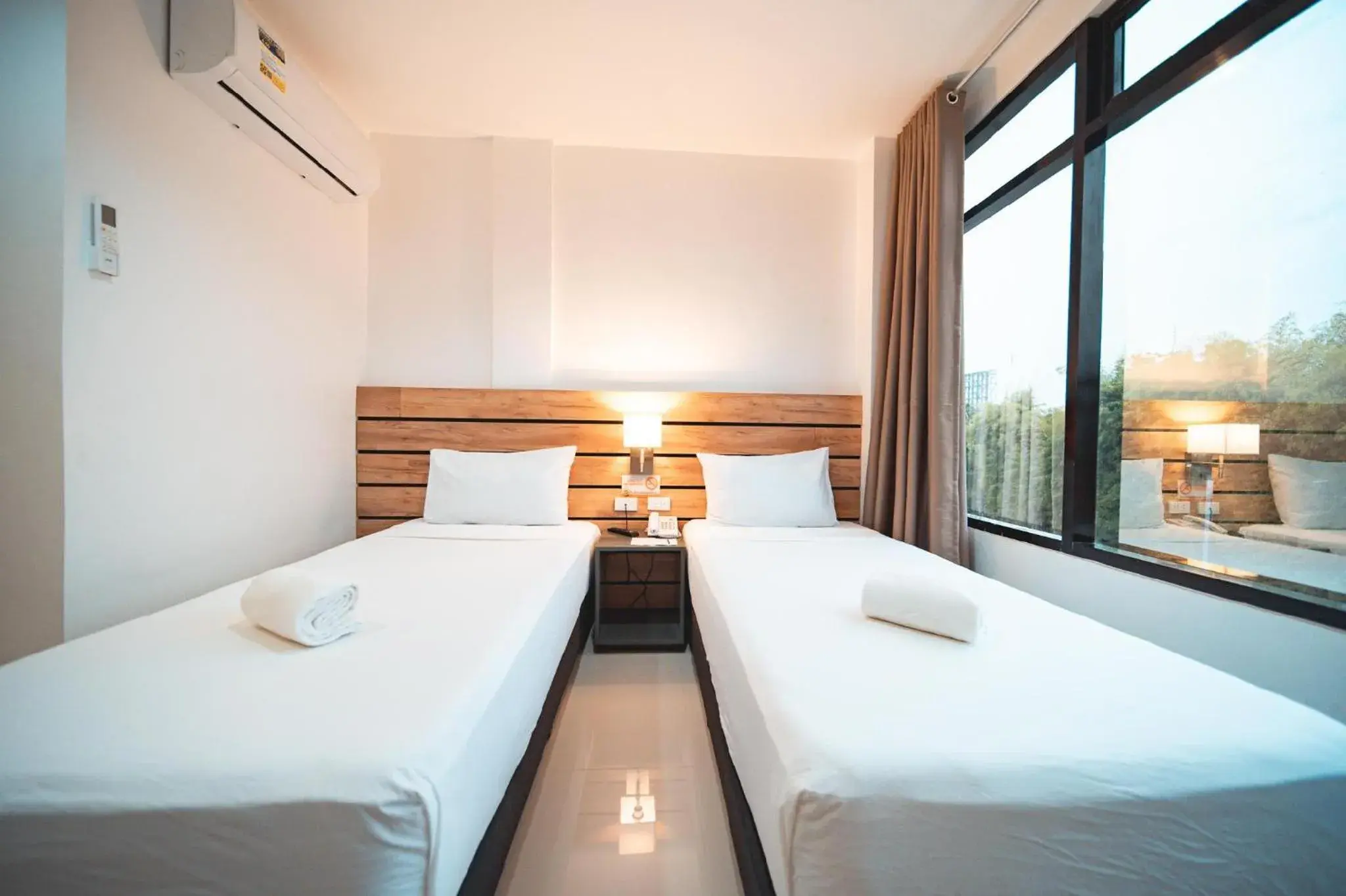 Standard Twin Room in Travelbee Minglanilla Inn Standard Twin Room in Travelbee Minglanilla Inn