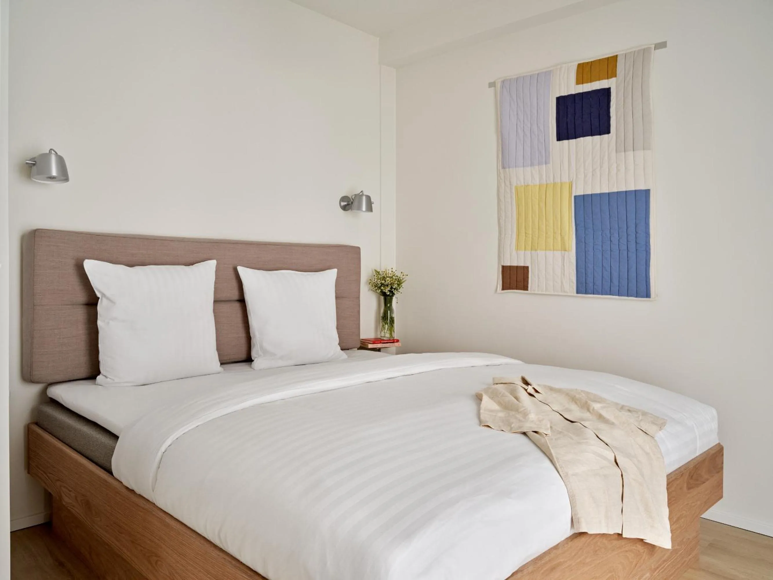 Bed in Flora Apartment Hotel