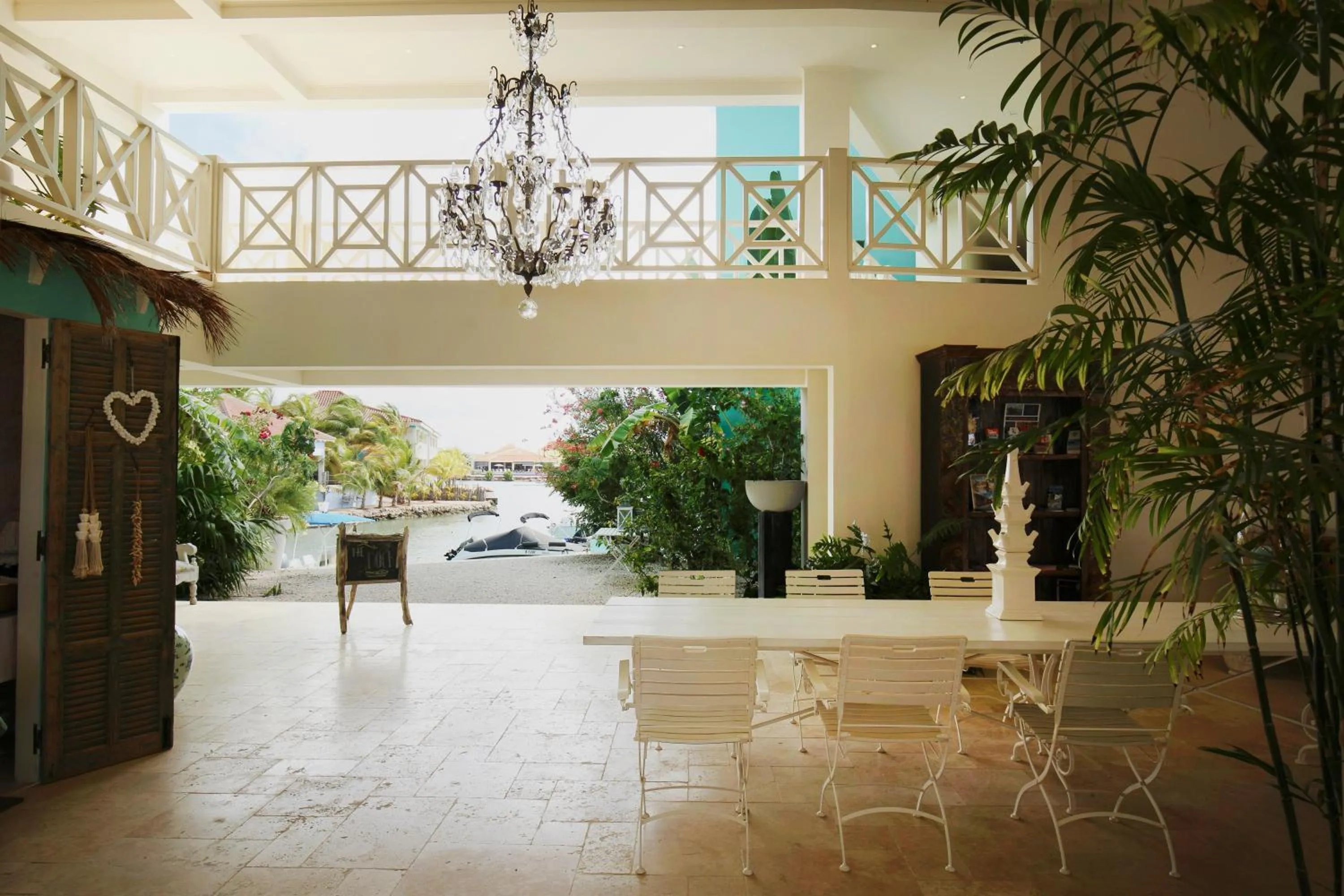 Lobby or reception in Ocean Breeze Boutique Hotel & Marina