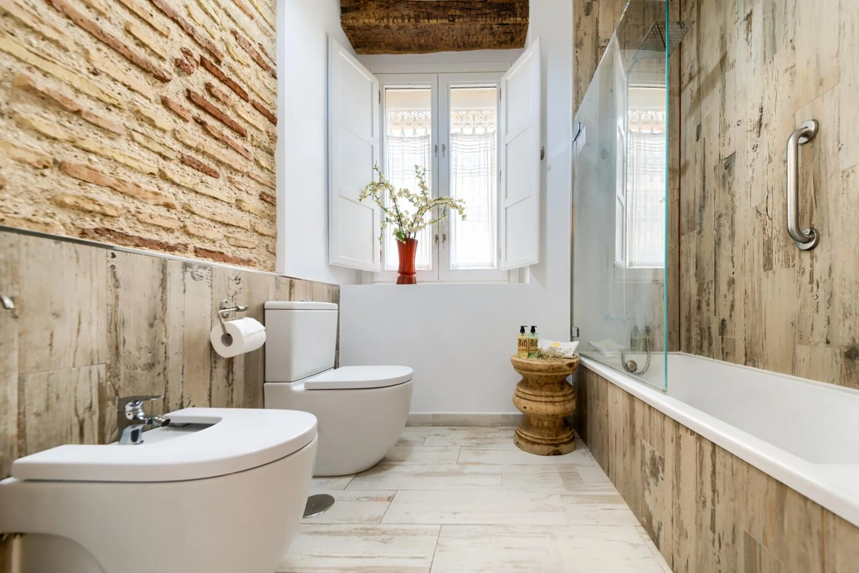 Bathroom in Hotel Argantonio