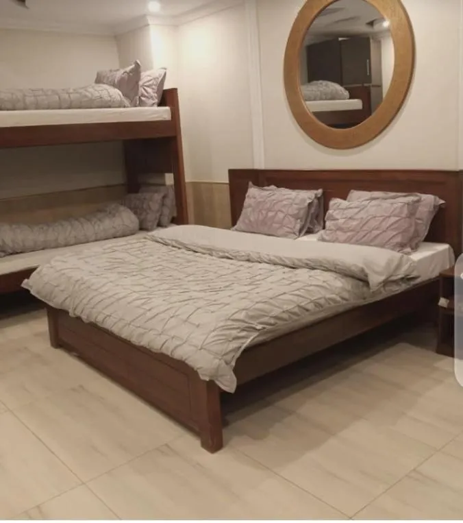 The Mall Street Hotel