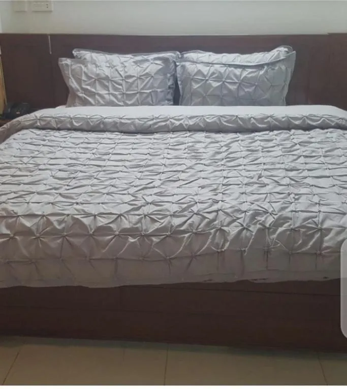 The Mall Street Hotel