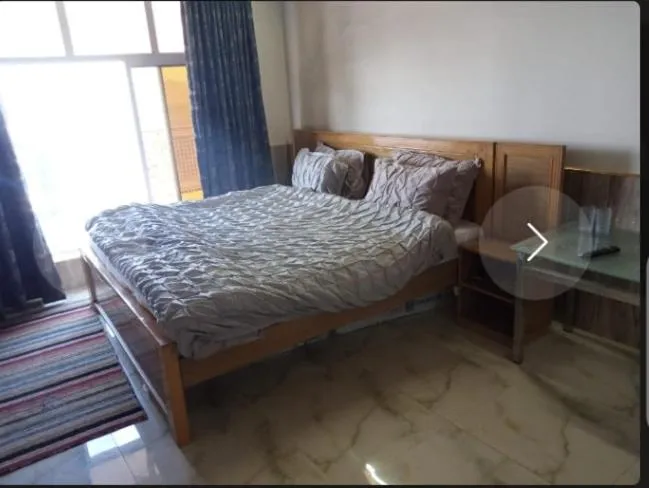 The Mall Street Hotel