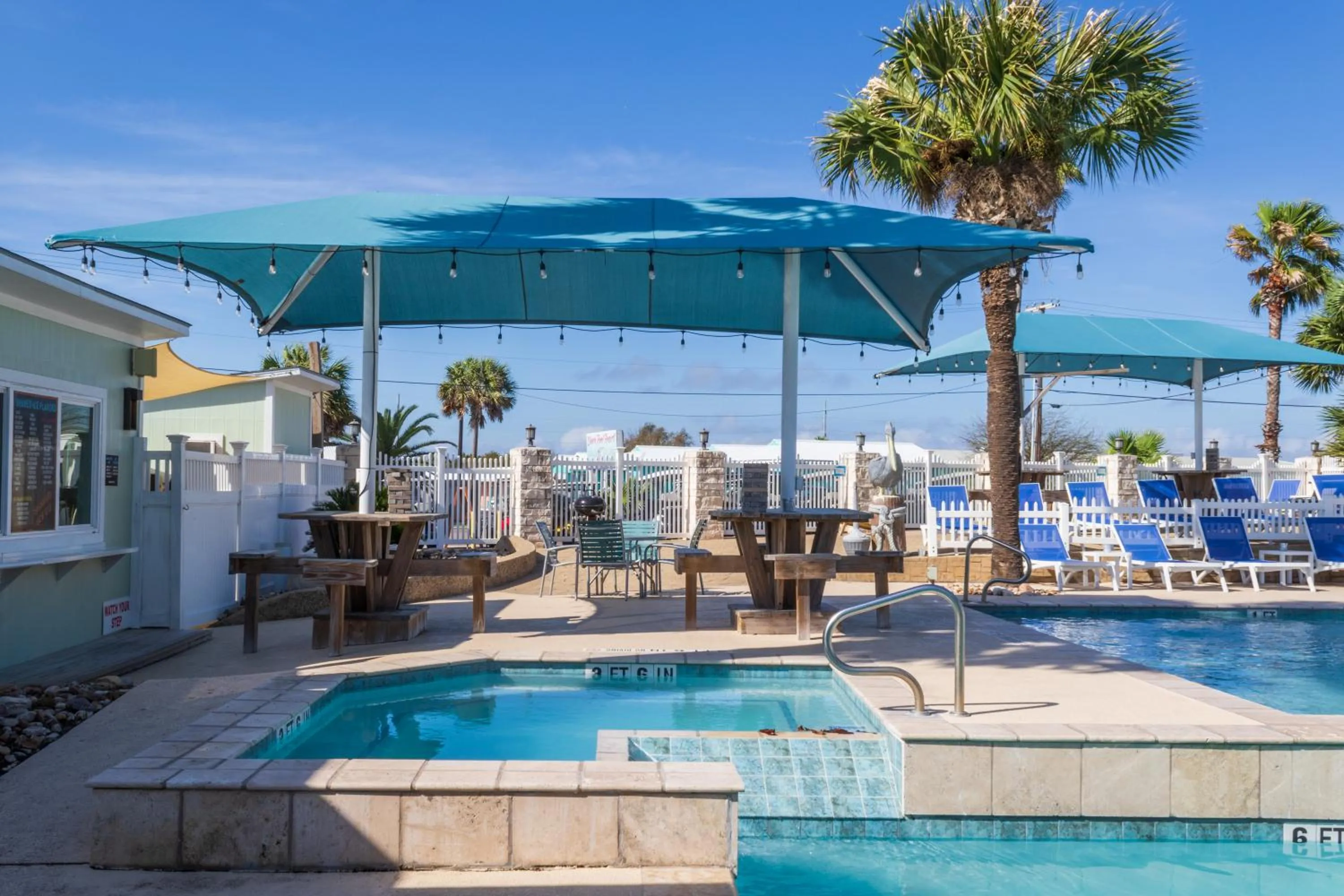 Hot Tub in Tropic Island Resort