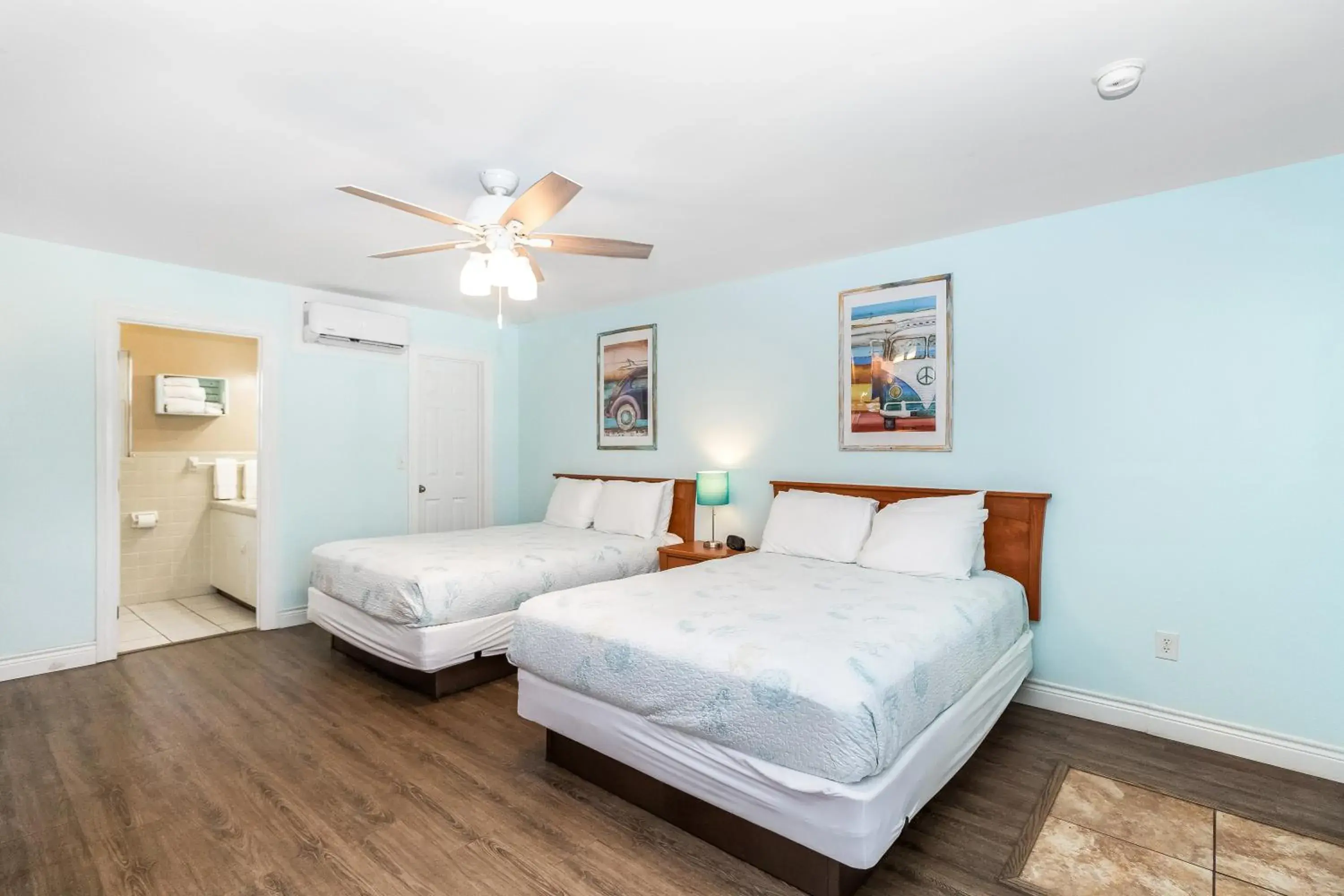 Deluxe Queen Room with Two Queen Beds in Tropic Island Resort Deluxe Queen Room with Two Queen Beds in Tropic Island Resort