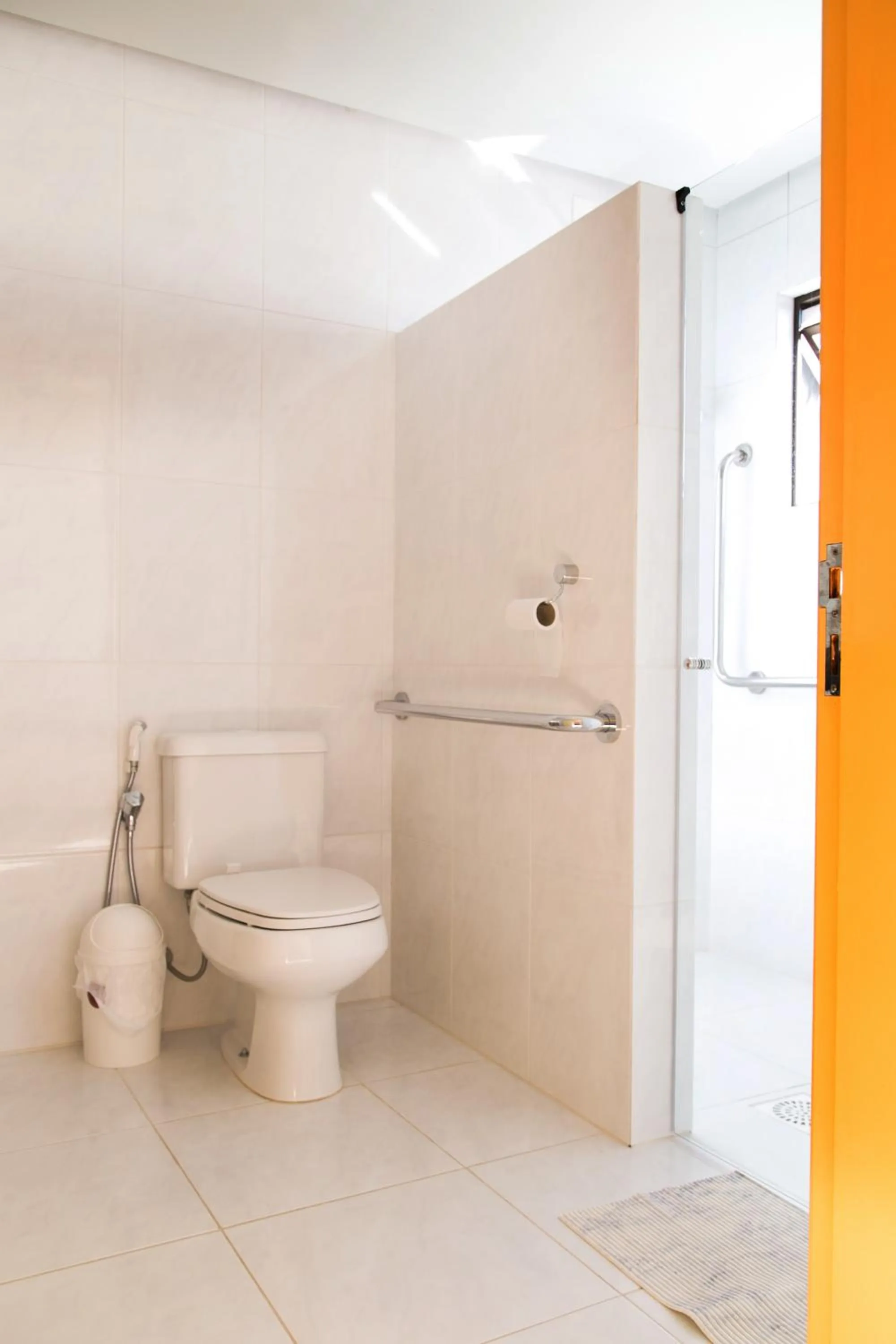 Shower in Hotel Bemtevi