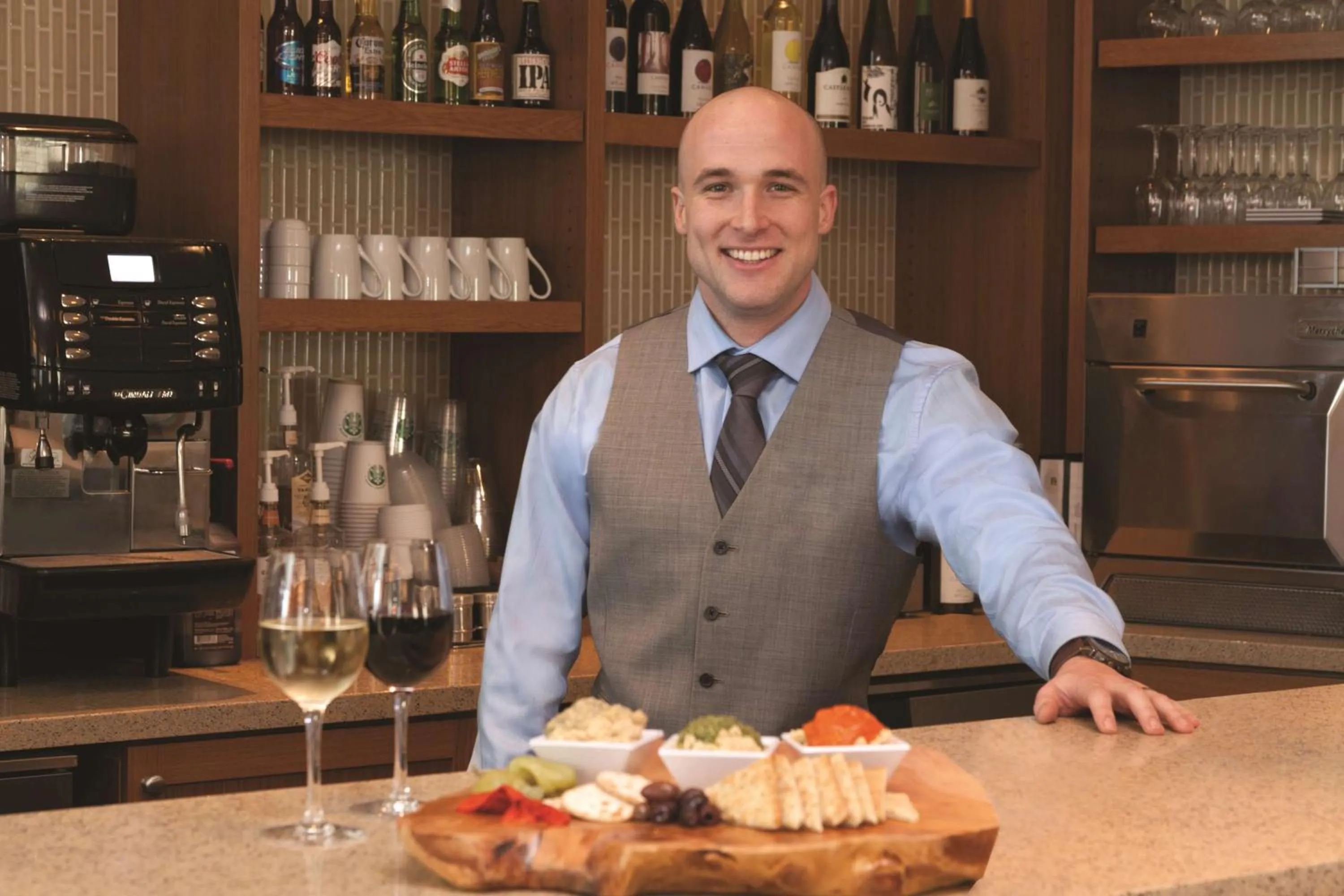 Lounge or bar in Hyatt Place at Anaheim Resort / Convention Center