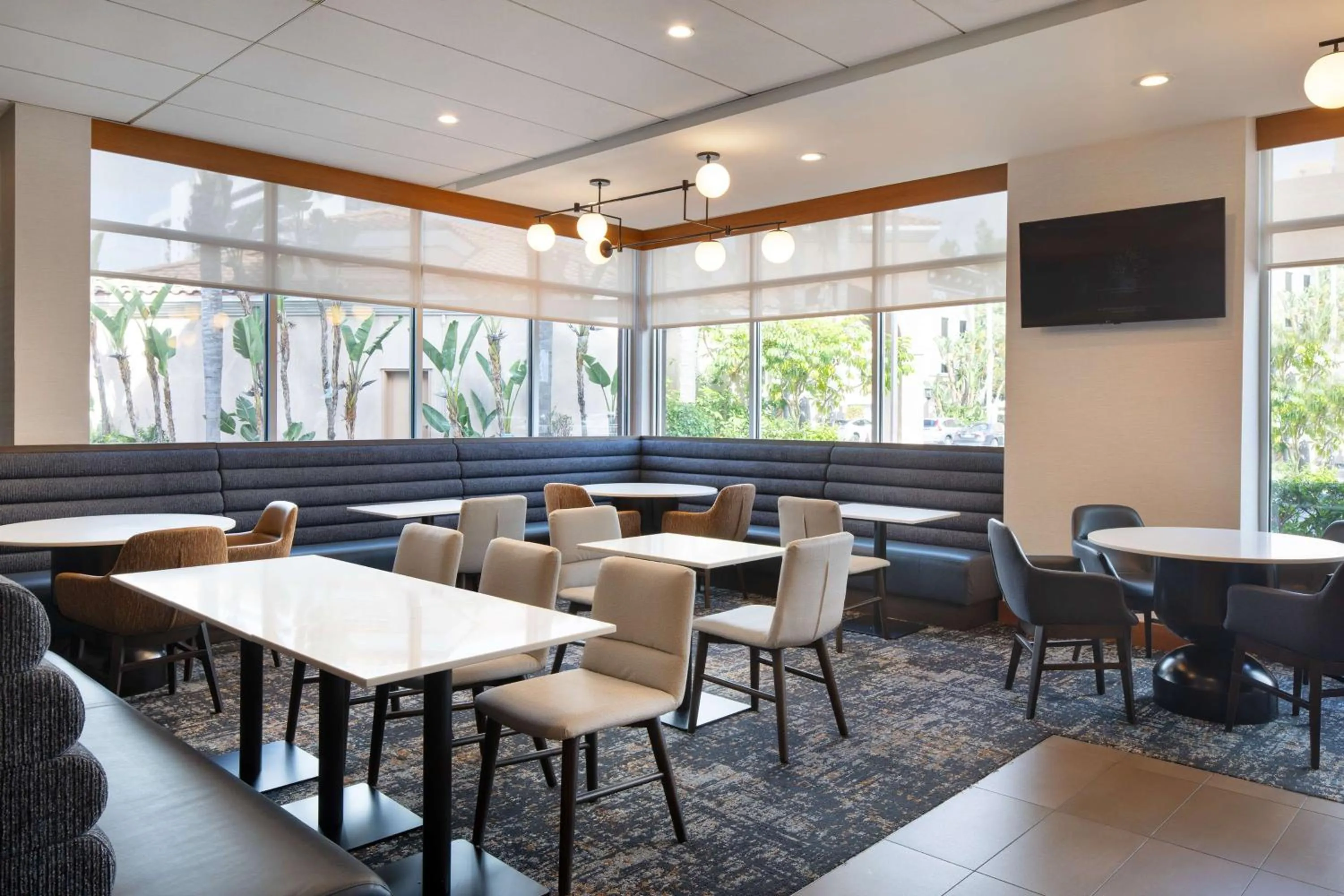 Restaurant/places to eat in Hyatt Place at Anaheim Resort / Convention Center