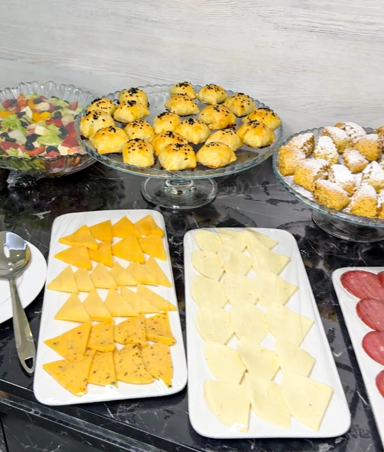 Restaurant/places to eat in De Villa Hotel