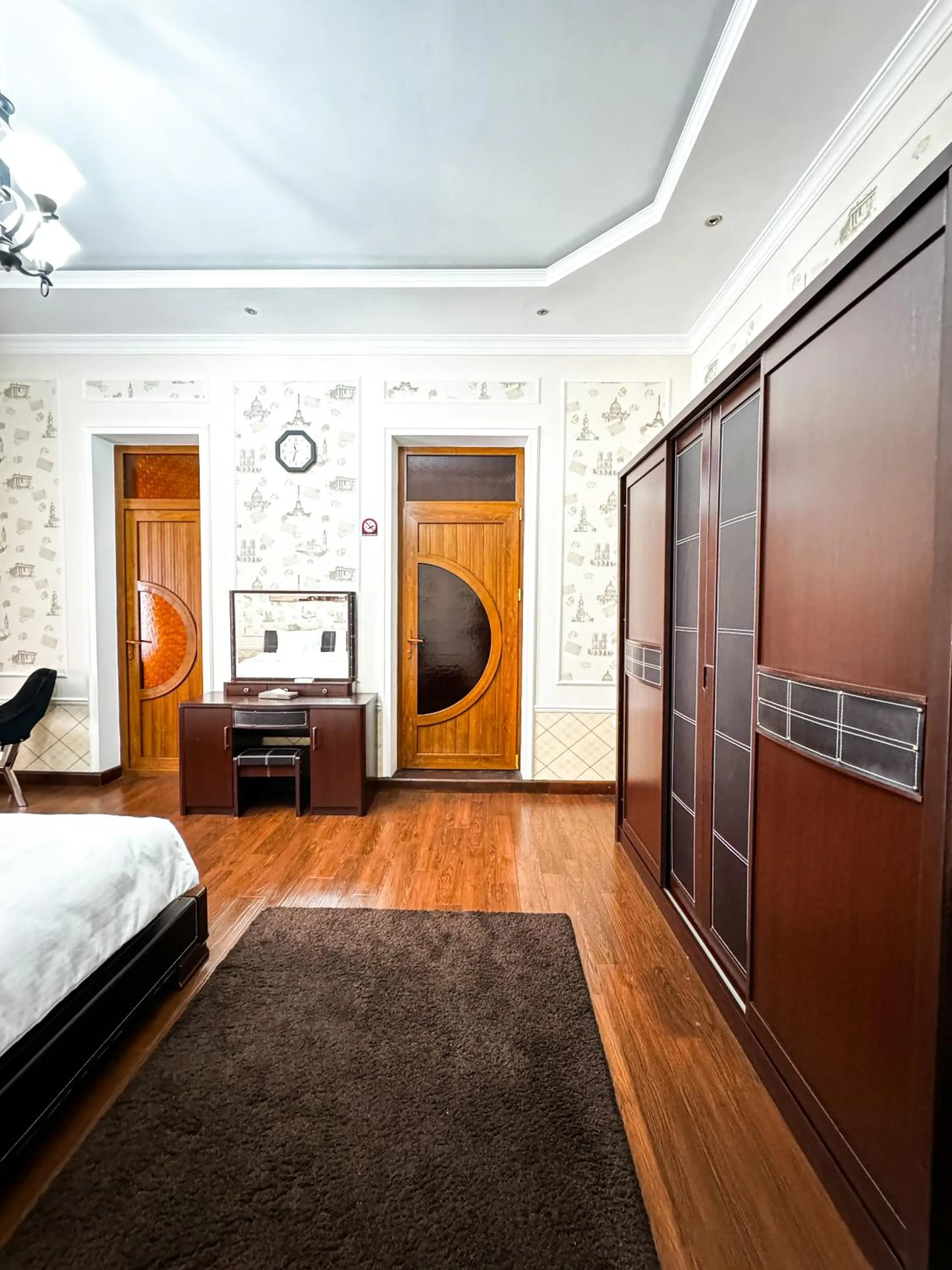 Property building, Bed in De Villa Hotel