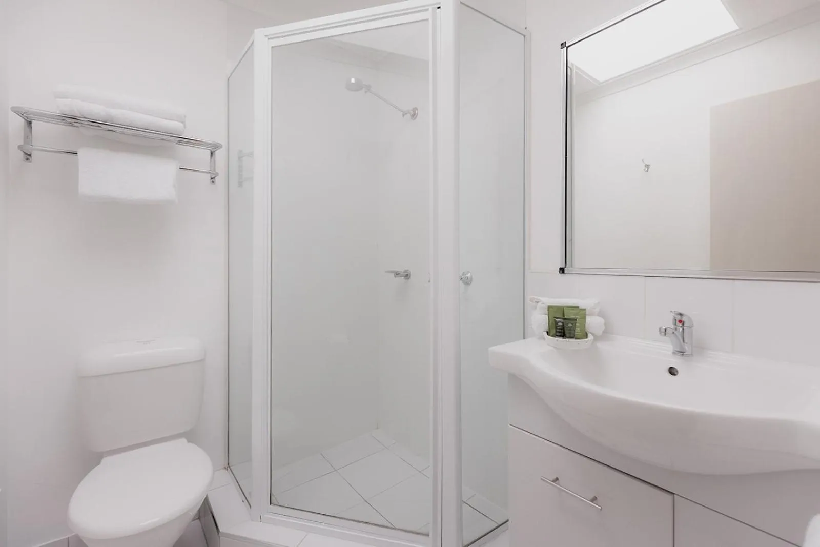 Shower in Argyle Motor Lodge