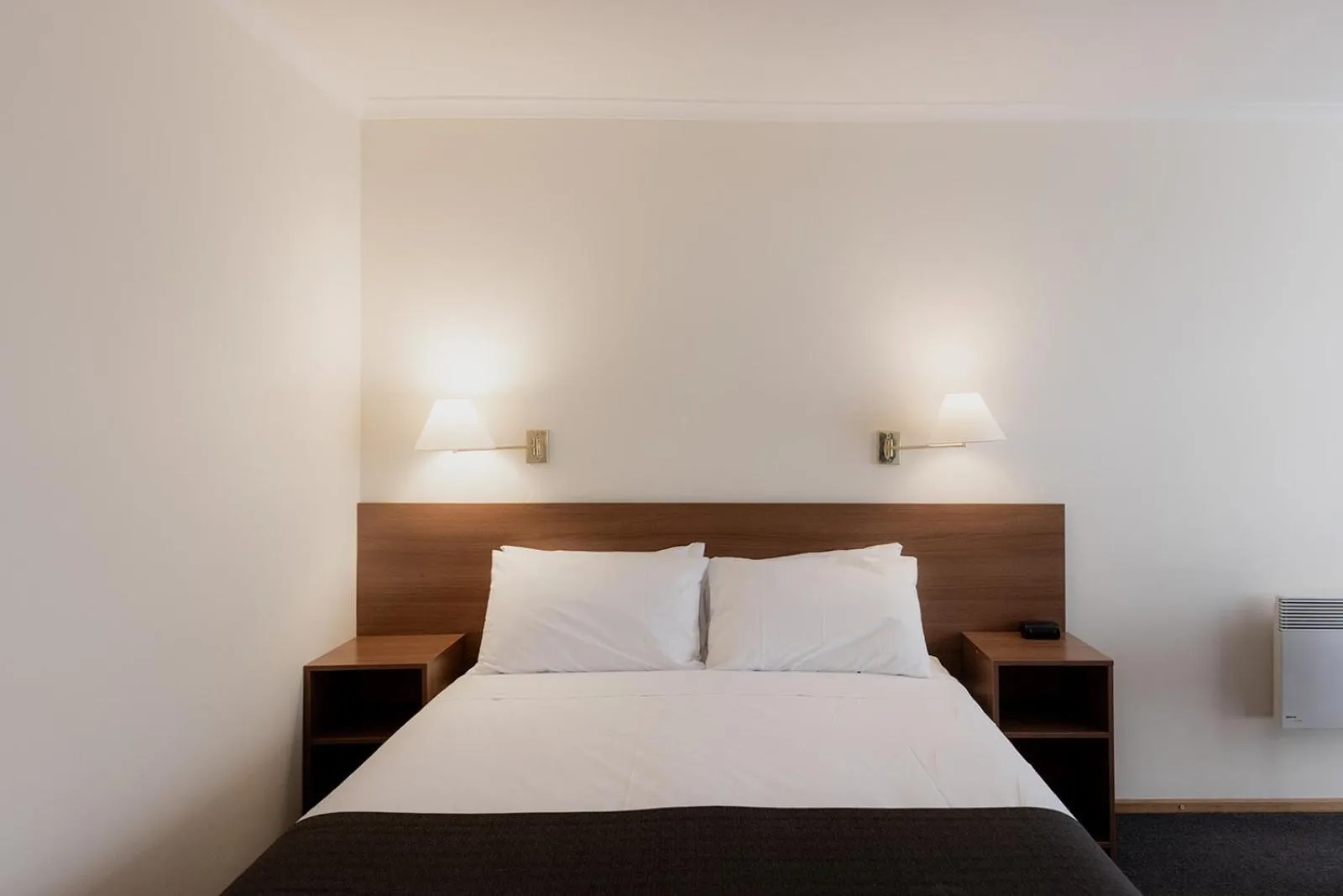 Bed in Argyle Motor Lodge