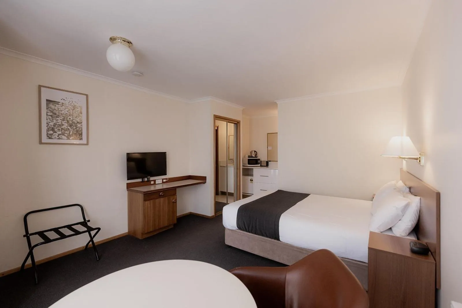 Bed in Argyle Motor Lodge